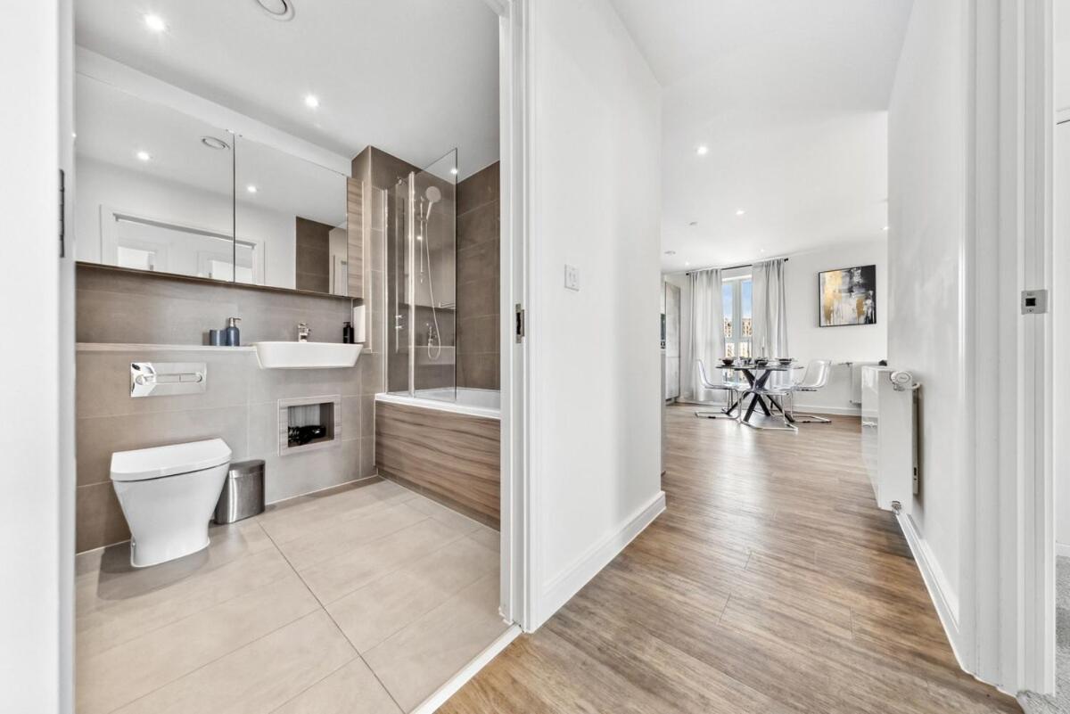 Fantastic 2 bed Flat with view IG11