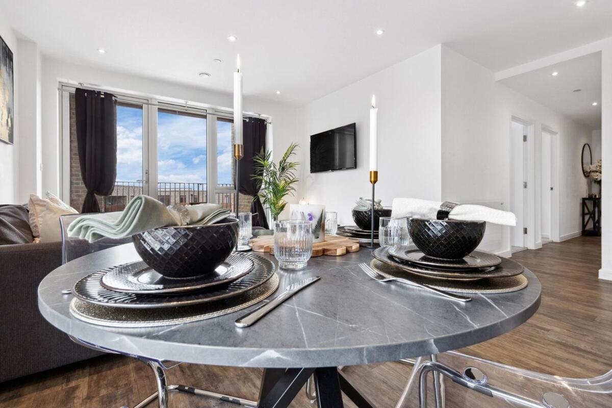 Fantastic 2 bed Flat with view IG11