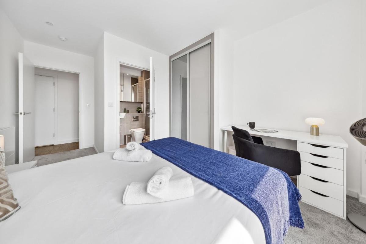 Fantastic 2 bed Flat with view IG11