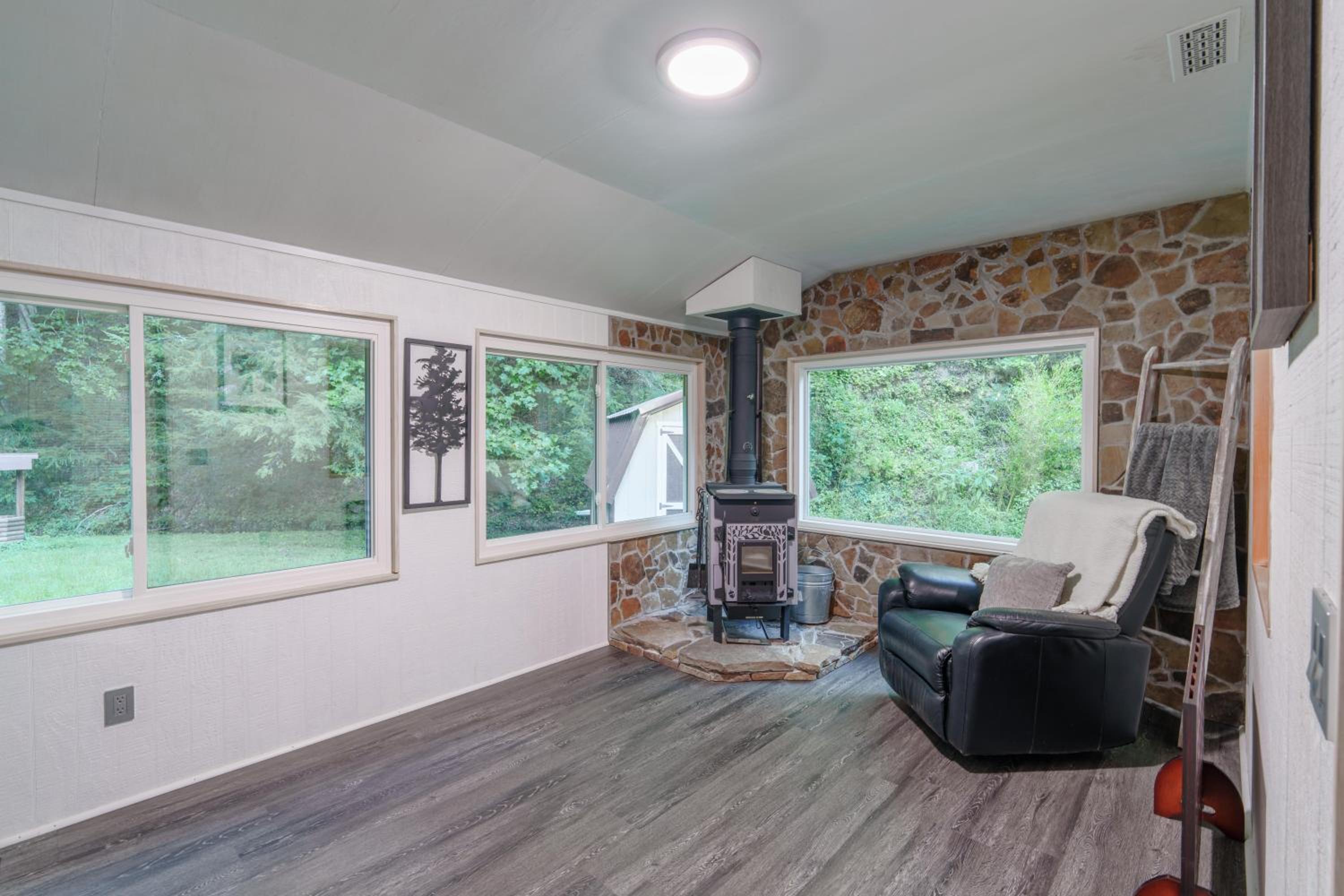 Riverstone Cabin and Retreat