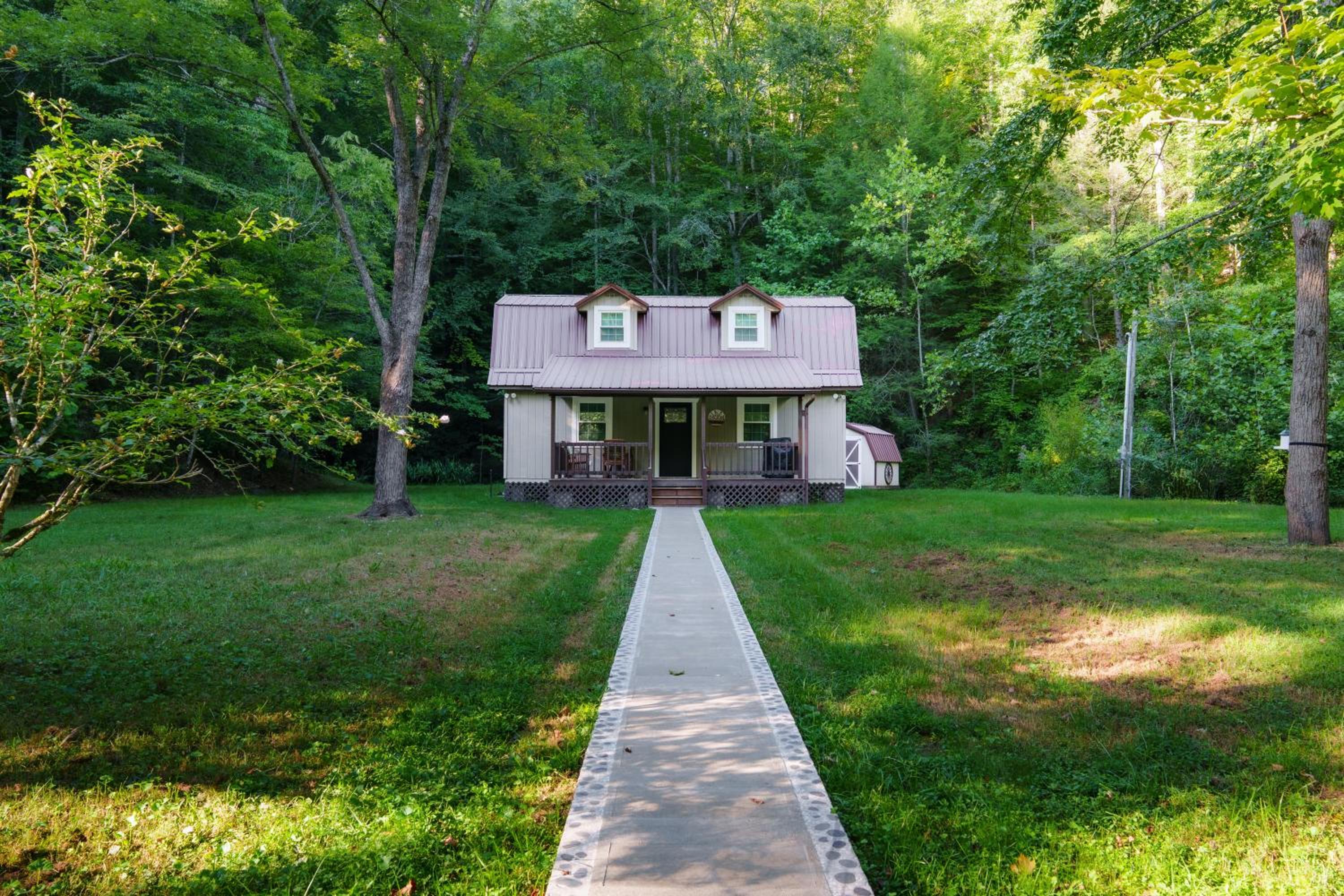 Riverstone Cabin and Retreat