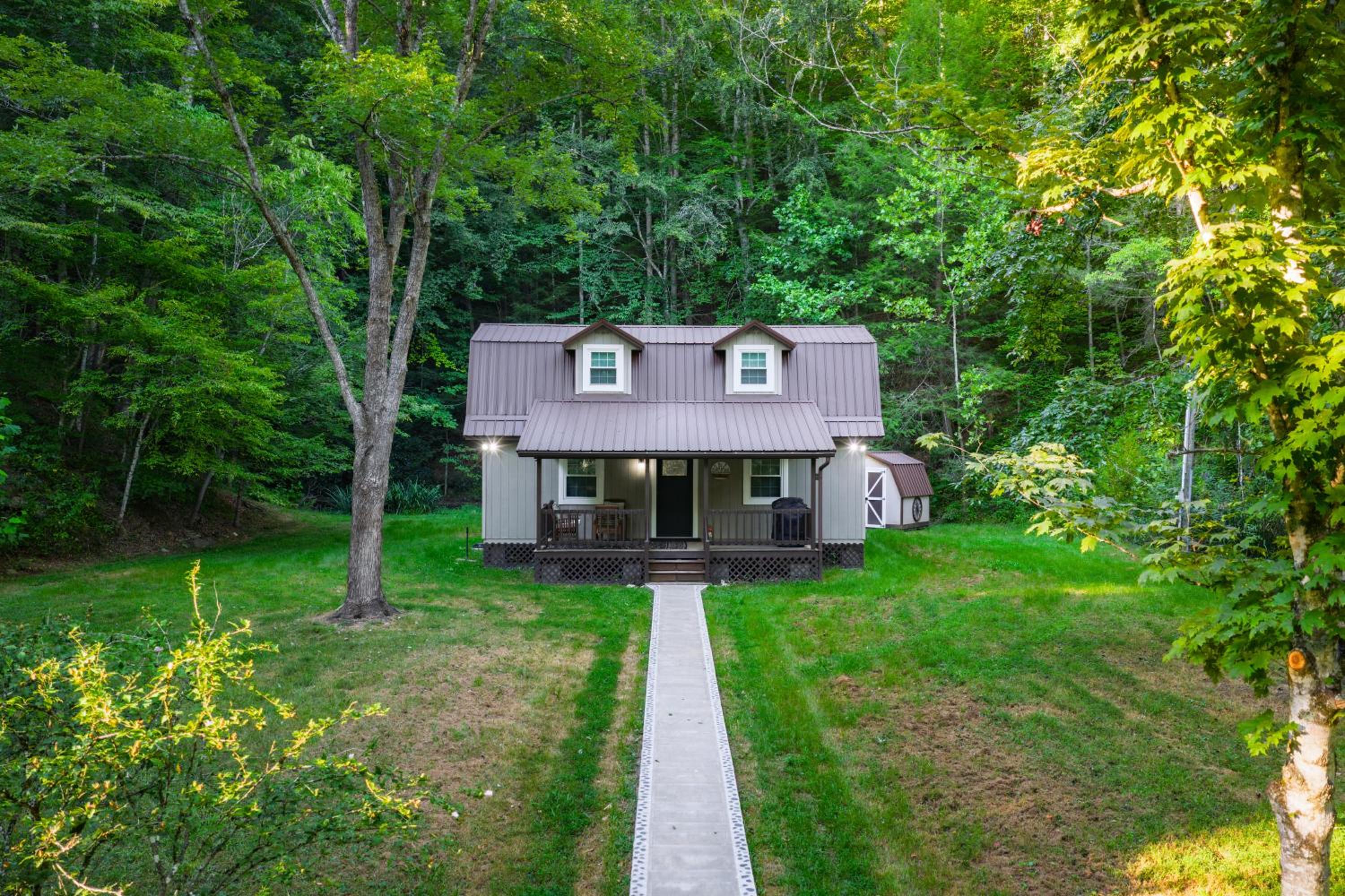 Riverstone Cabin and Retreat