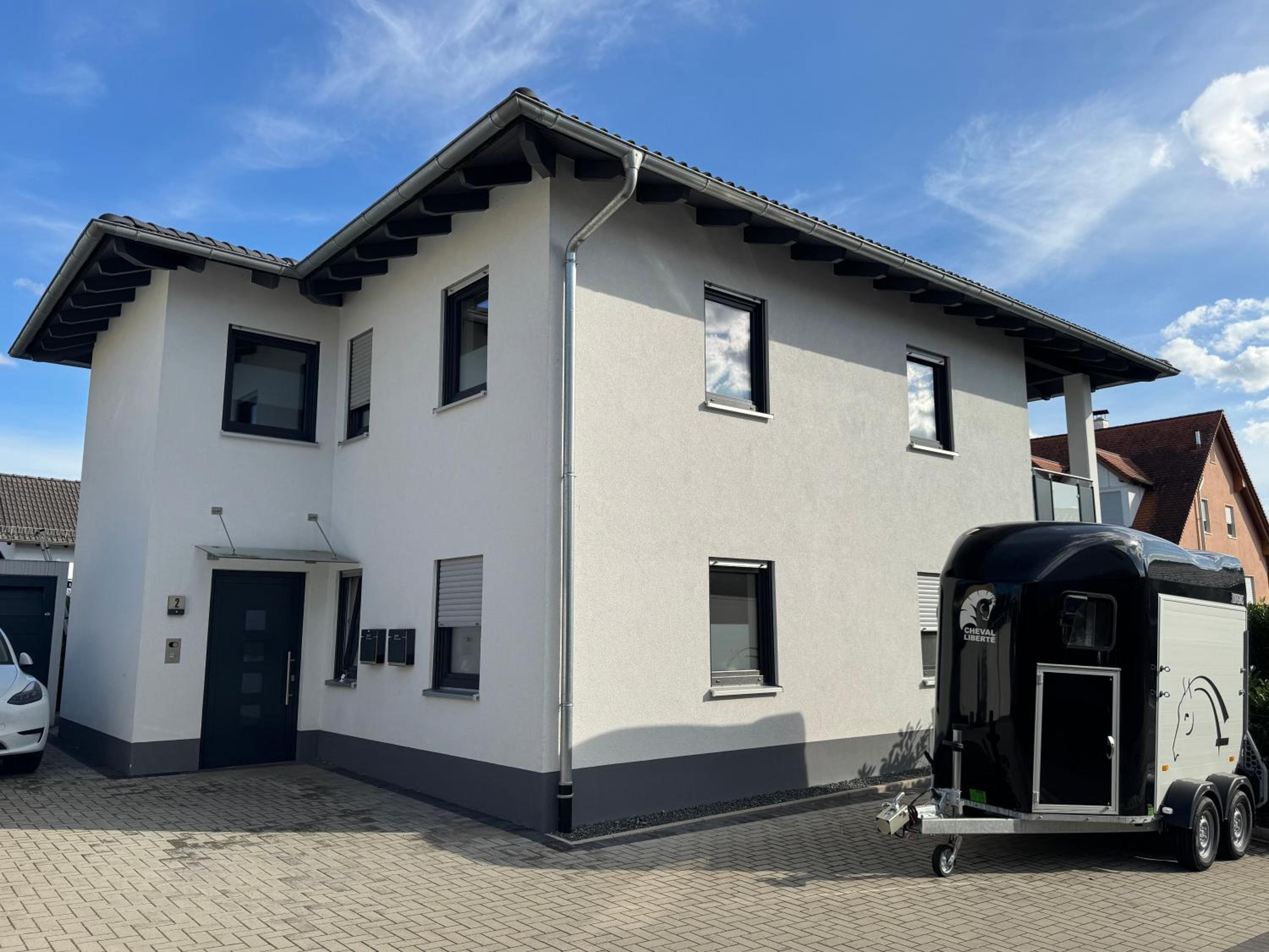 Gehobenes Wohnen mit Balkon, Parkplatz und keine 10 Minuten in die City