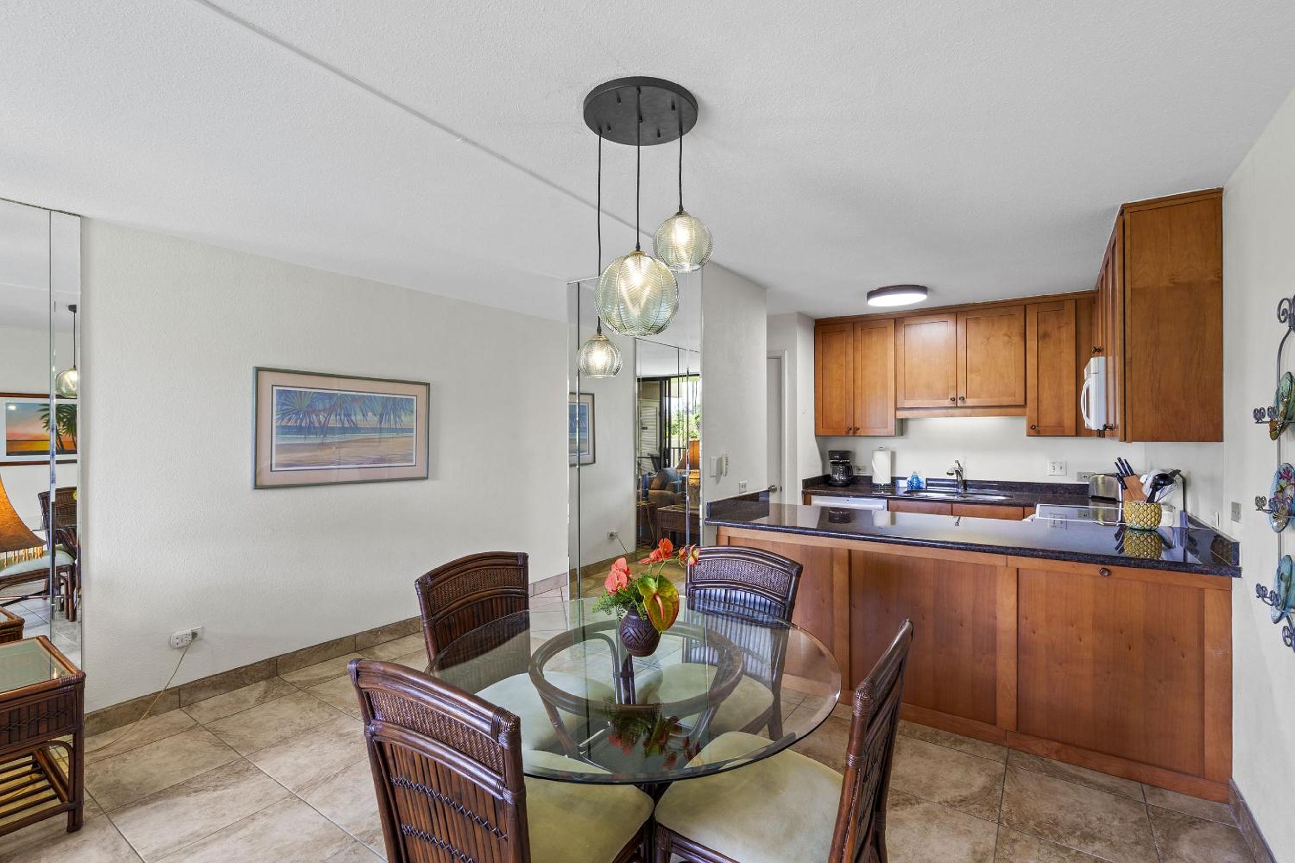 Kamaole Sands 7-206 - Renovated, Courtyard Views, Steps to the Beach, AC