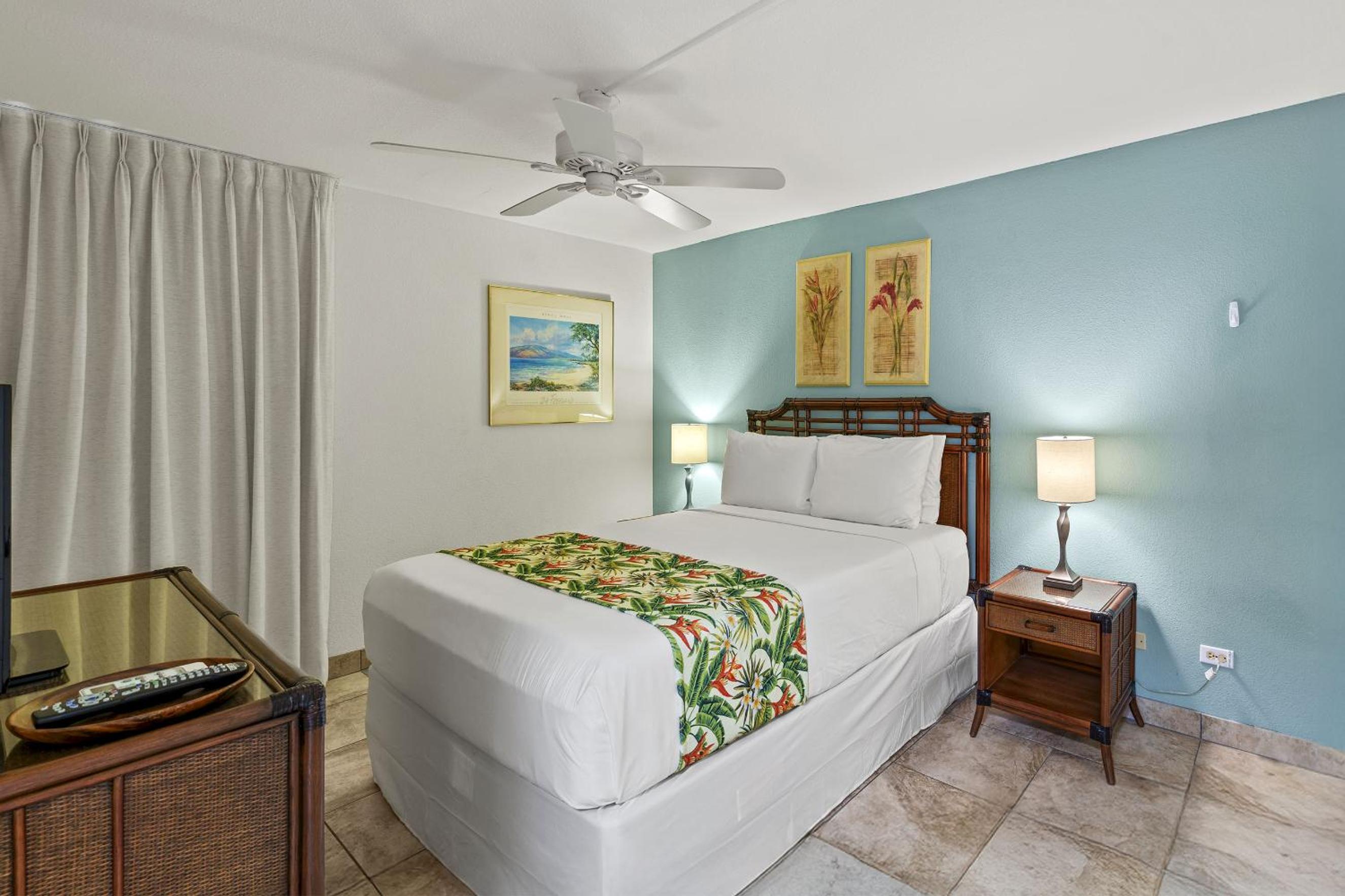 Kamaole Sands 7-206 - Renovated, Courtyard Views, Steps to the Beach, AC