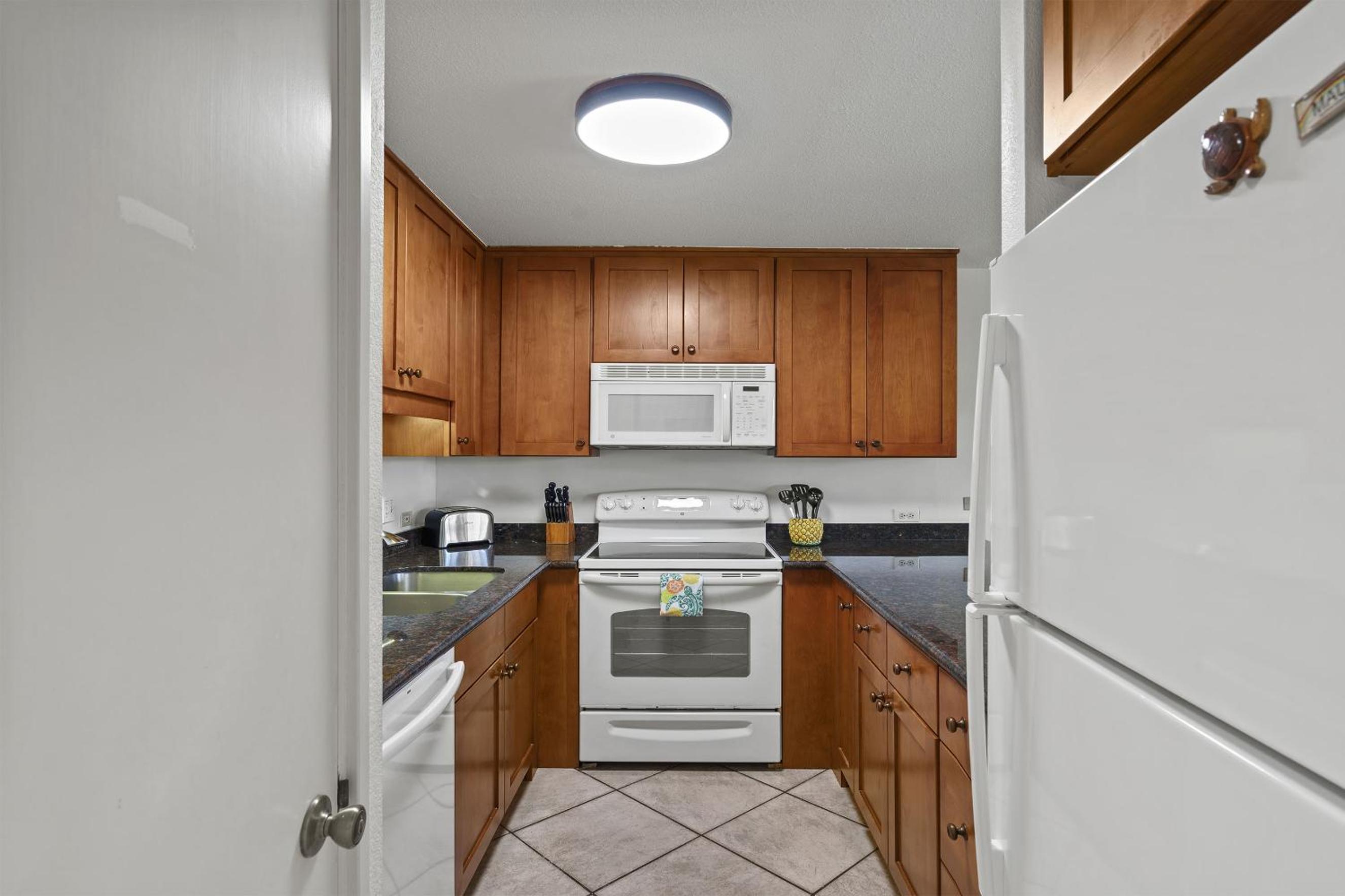Kamaole Sands 7-206 - Renovated, Courtyard Views, Steps to the Beach, AC