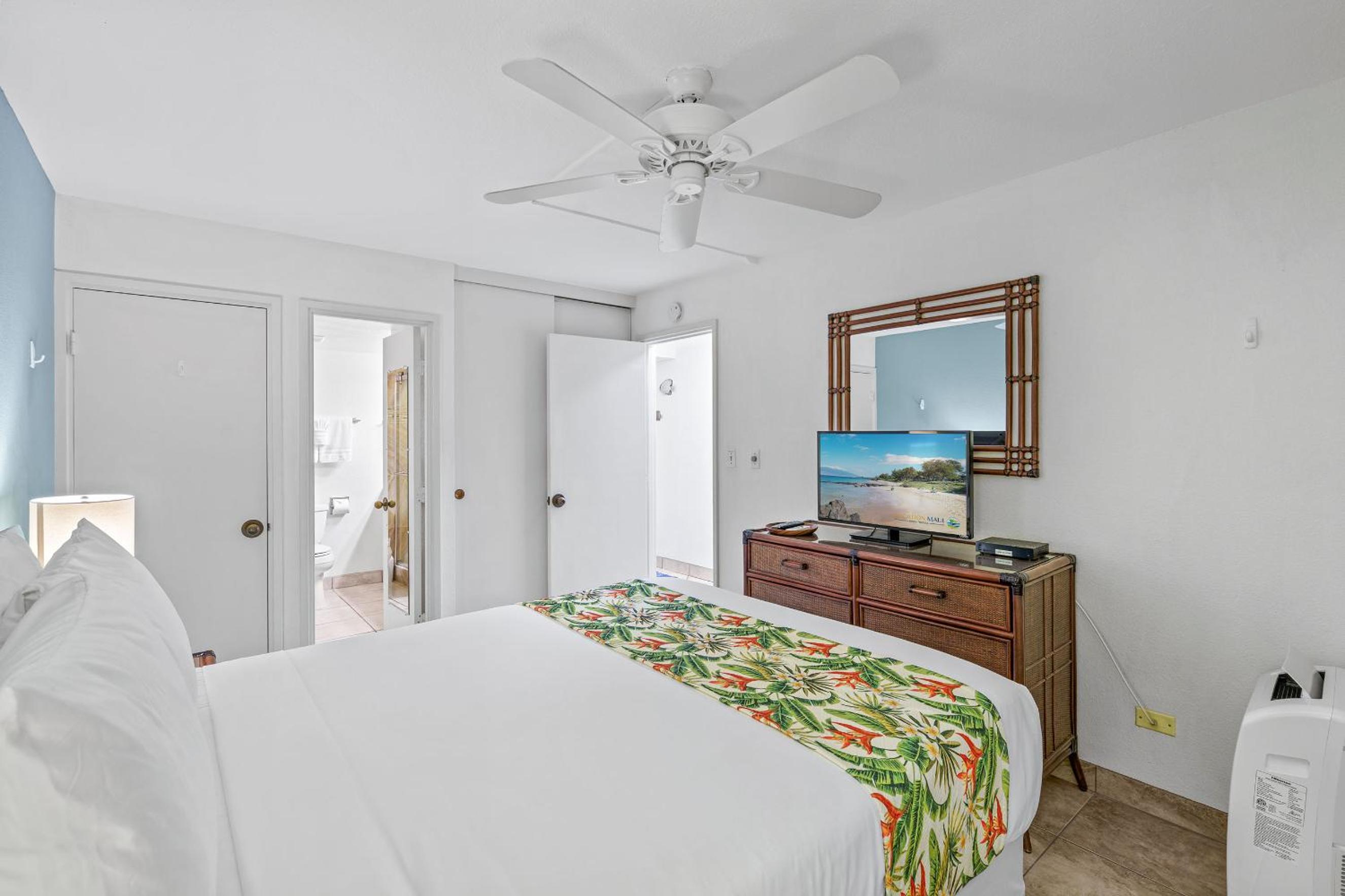 Kamaole Sands 7-206 - Renovated, Courtyard Views, Steps to the Beach, AC