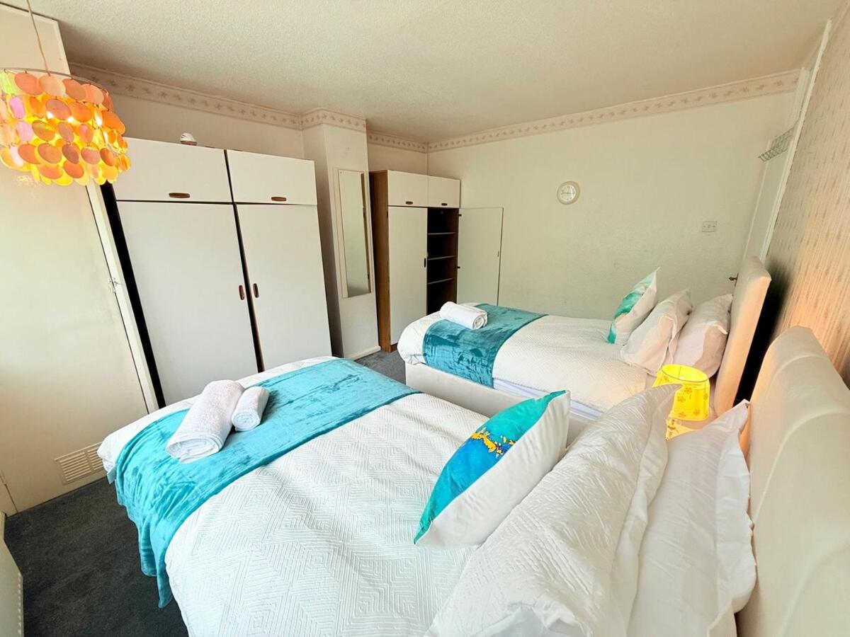 Homey 4 bedroom house for families or large groups