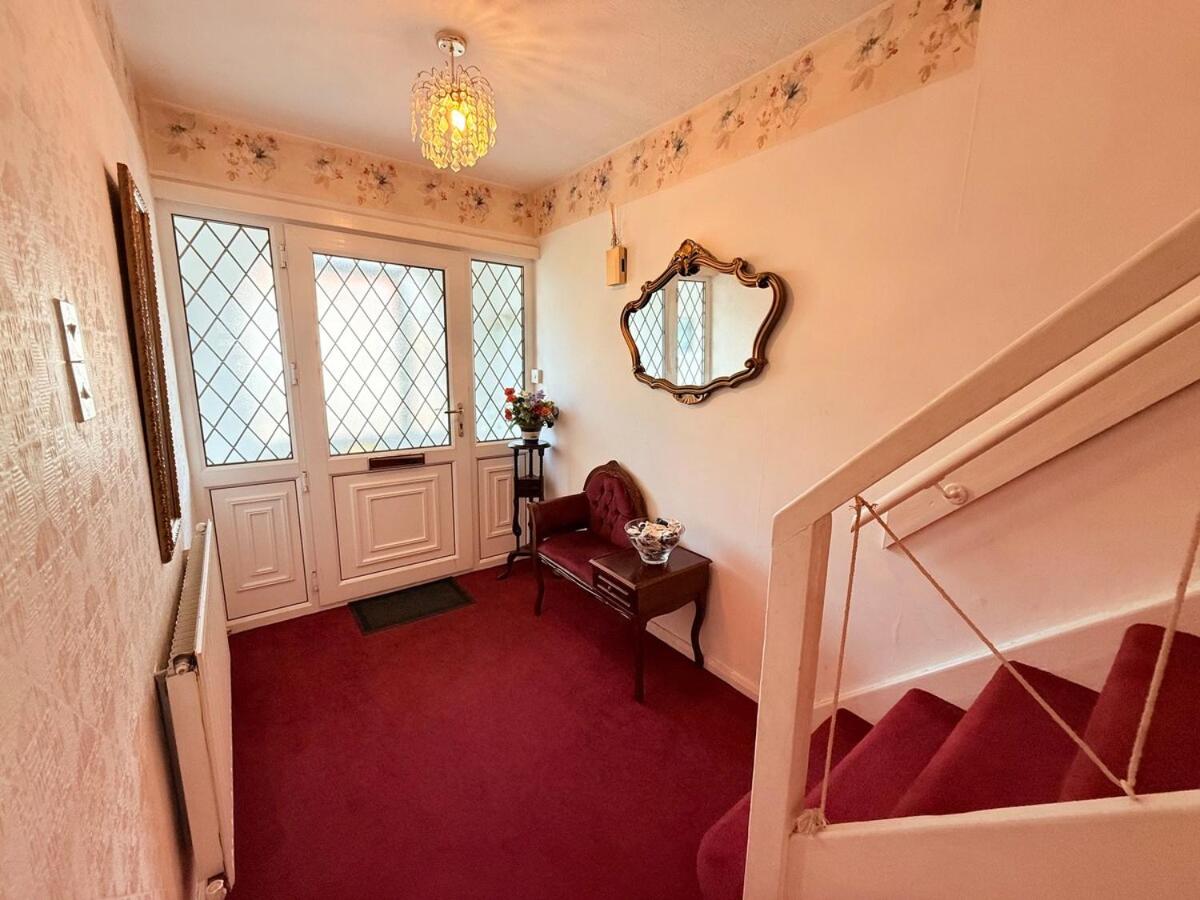 Homey 4 bedroom house for families or large groups