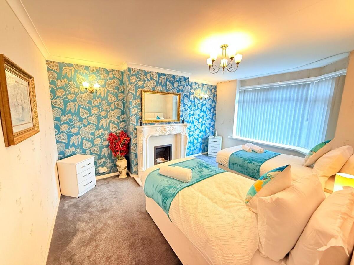 Homey 4 bedroom house for families or large groups