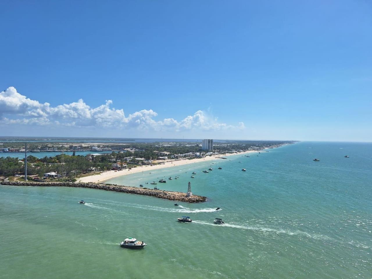 Yucalpeten Resort Marina - Dpto de 2 Recámaras en Progreso - Lujo Frente a la Playa & Amenidades Top