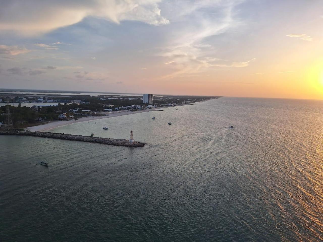 Yucalpeten Resort Marina - Dpto de 2 Recámaras en Progreso - Lujo Frente a la Playa & Amenidades Top