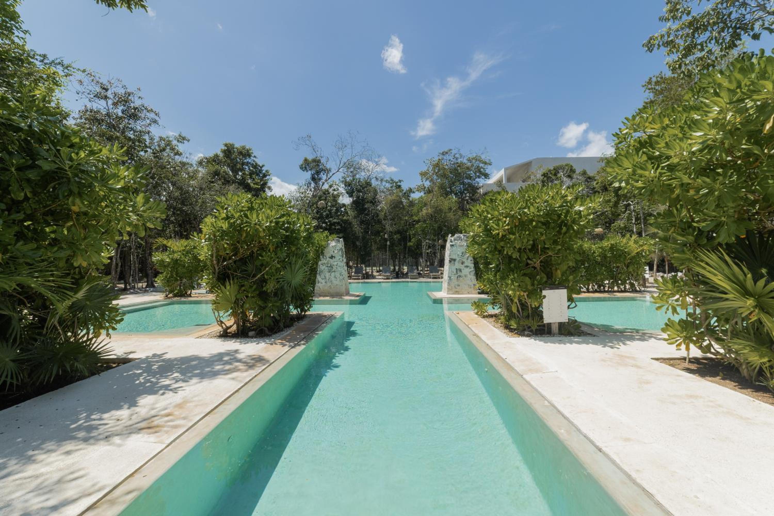 BT Homes - Tulum - Exclusiva villa de lujo con piscina, gym y pista de pádel