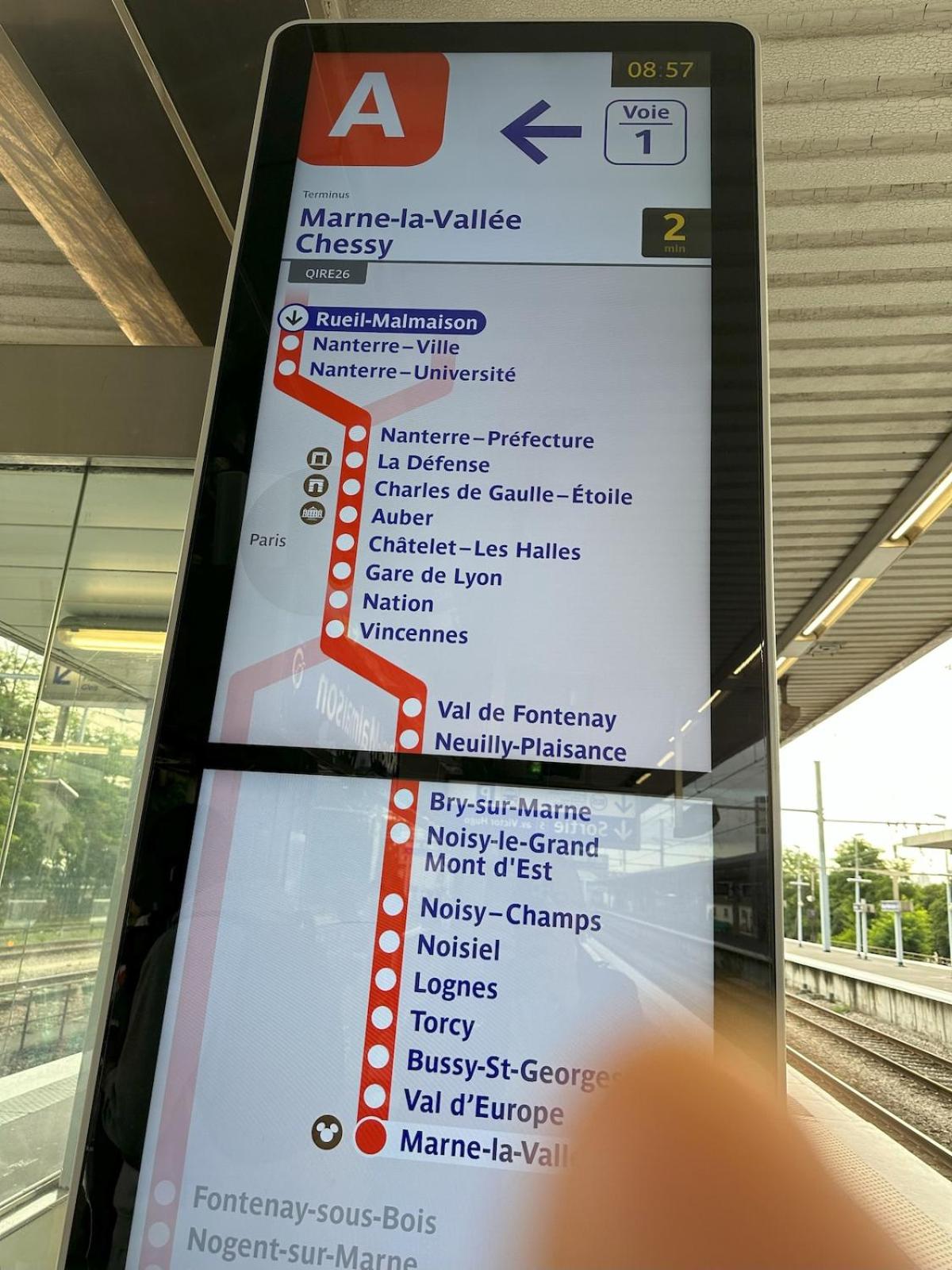 Confort et Style garantis, Près Paris, Seine & RER A, Parking Privé Gratuit