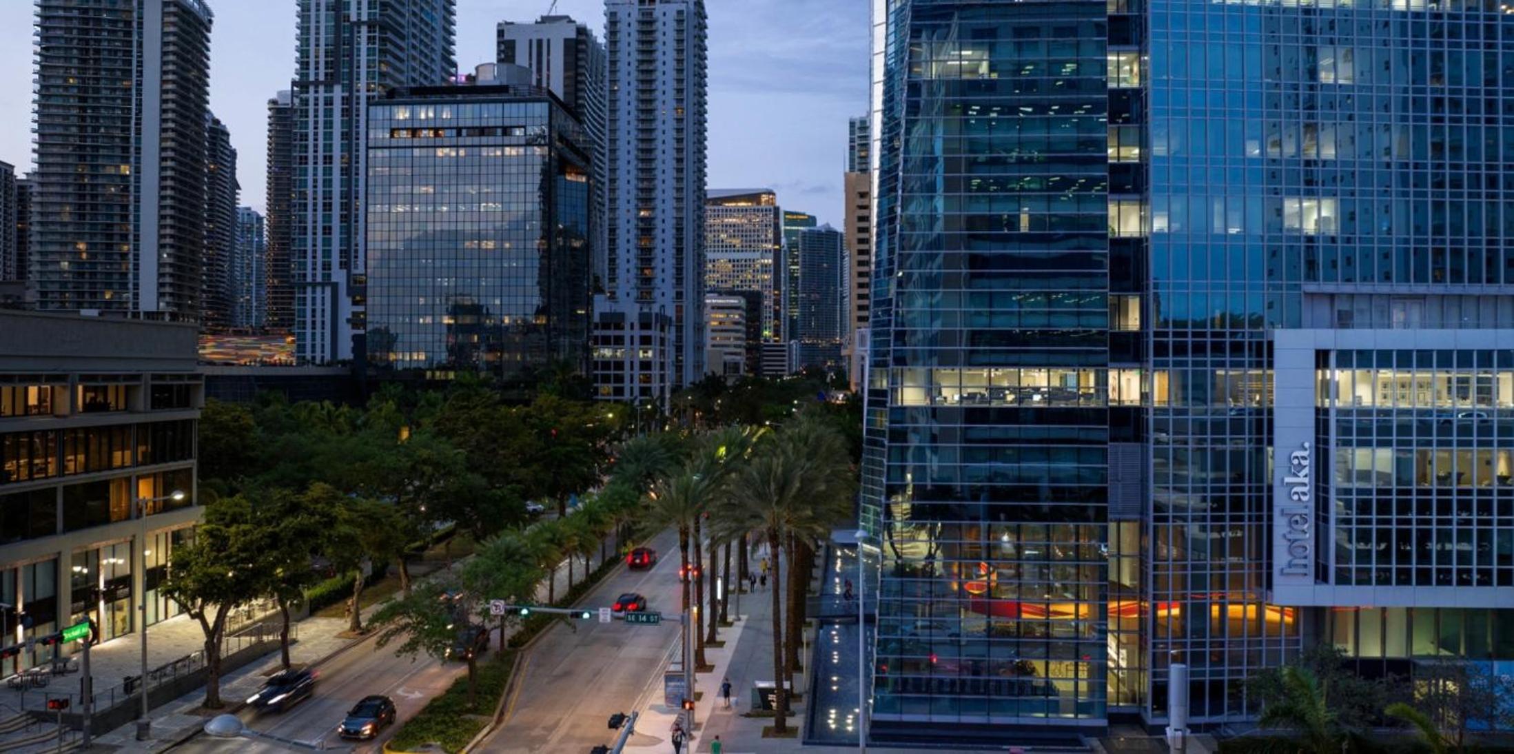Miami Brickell Condos, Free Parking - AKA Residence