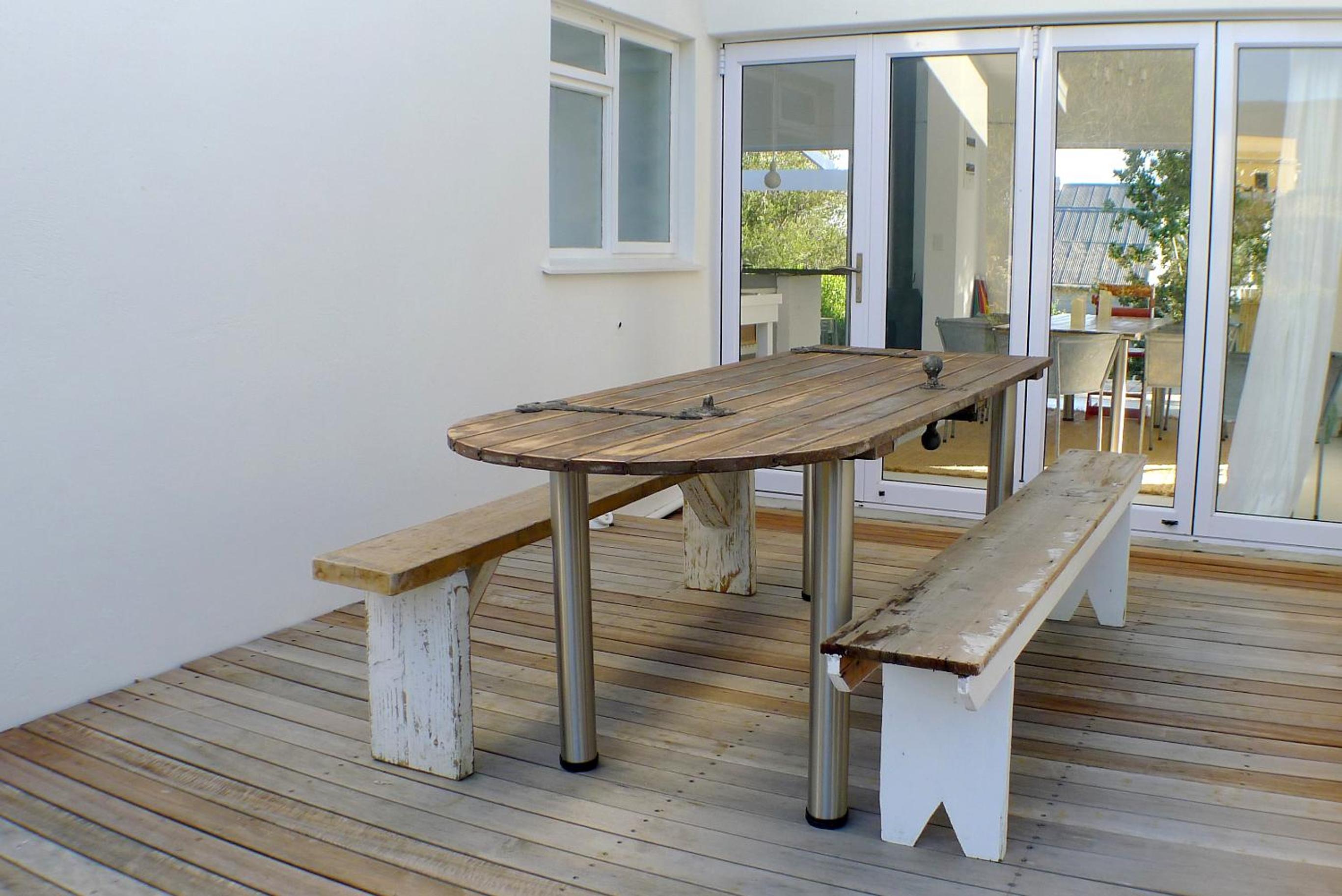 Pashasha Beach House and Hot Tub