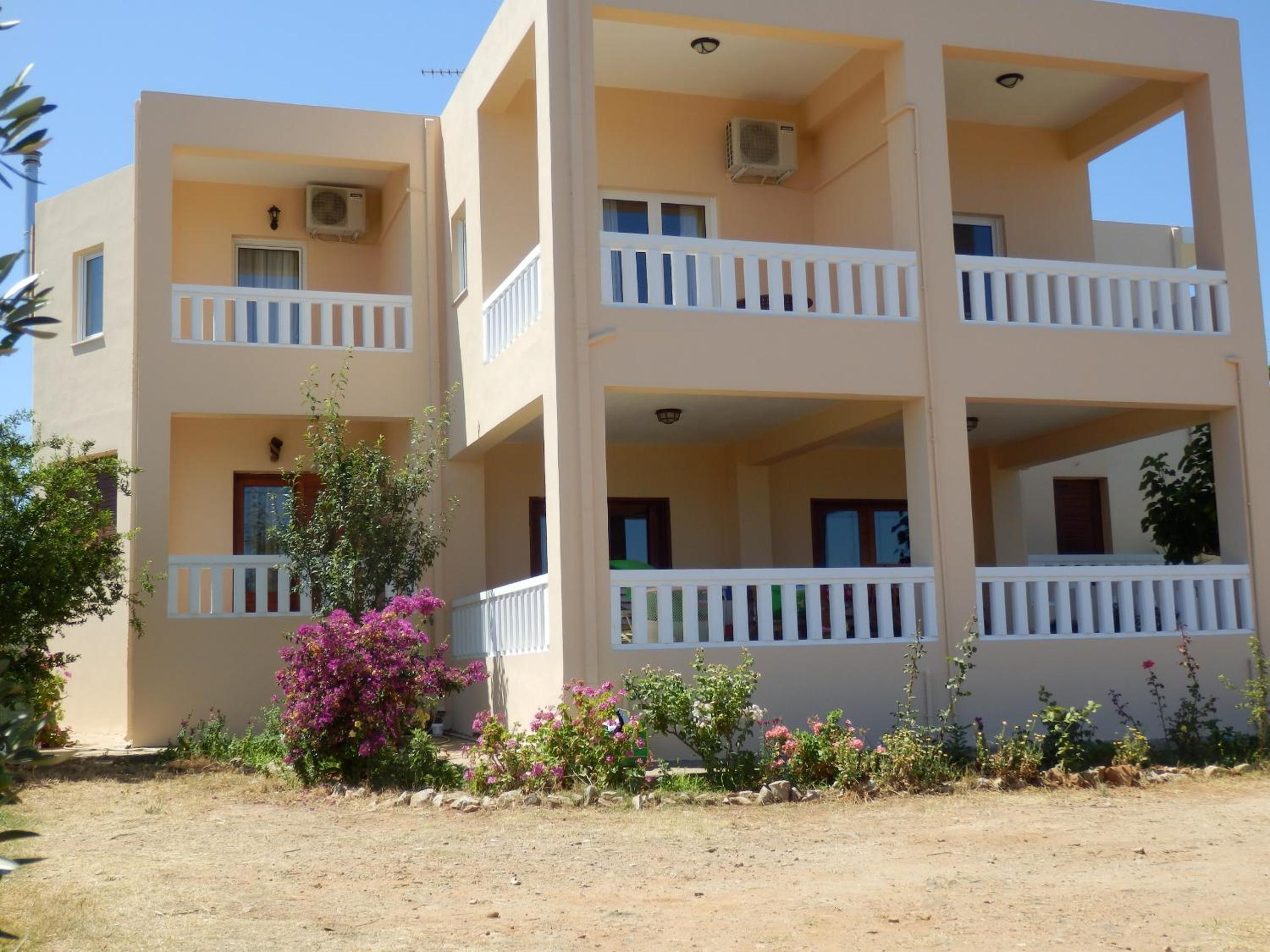 Maro Suites
