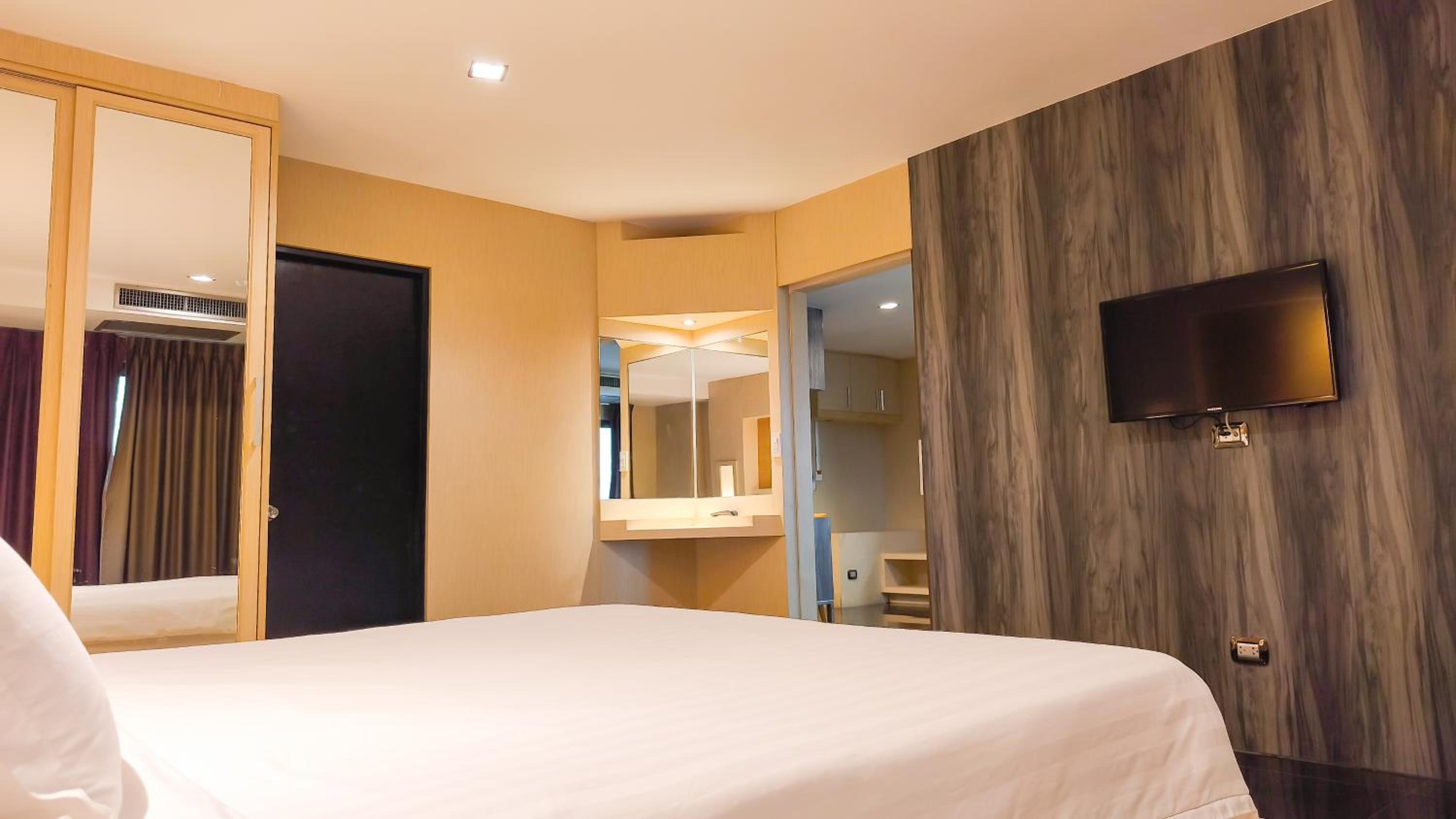 Avana Bangkok Hotel & Convention Centre