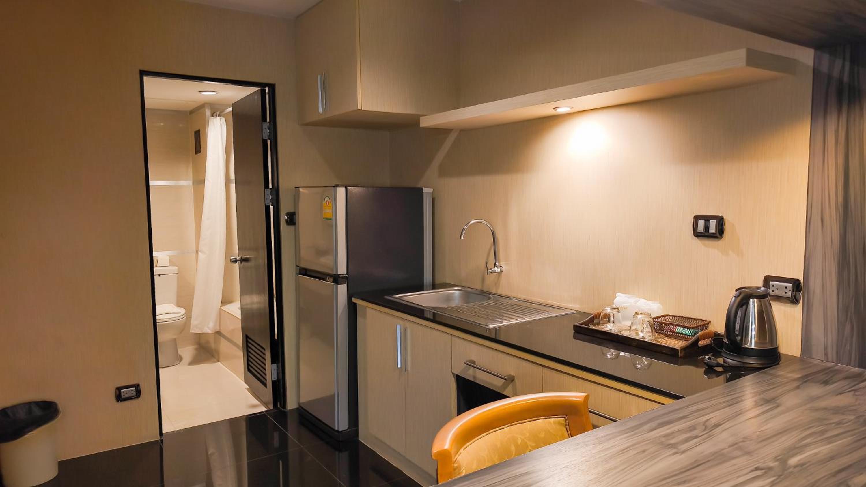 Avana Bangkok Hotel & Convention Centre