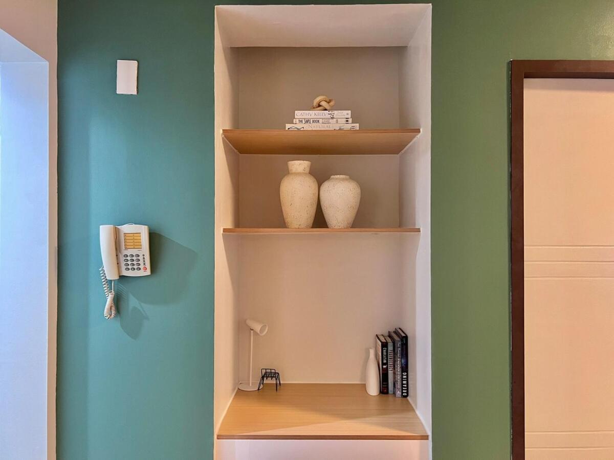 Spacious 1BR with 300MBPS Internet near High Street BGC