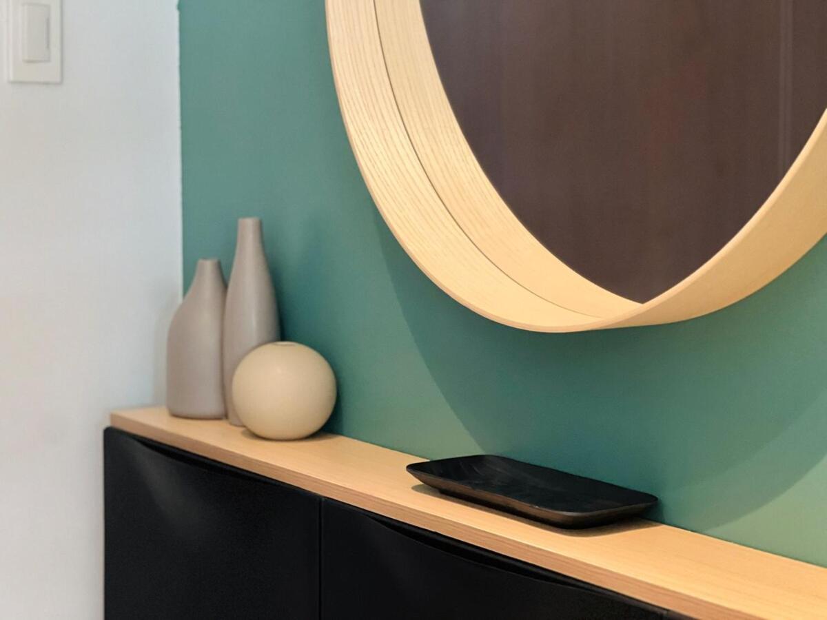 Spacious 1BR with 300MBPS Internet near High Street BGC
