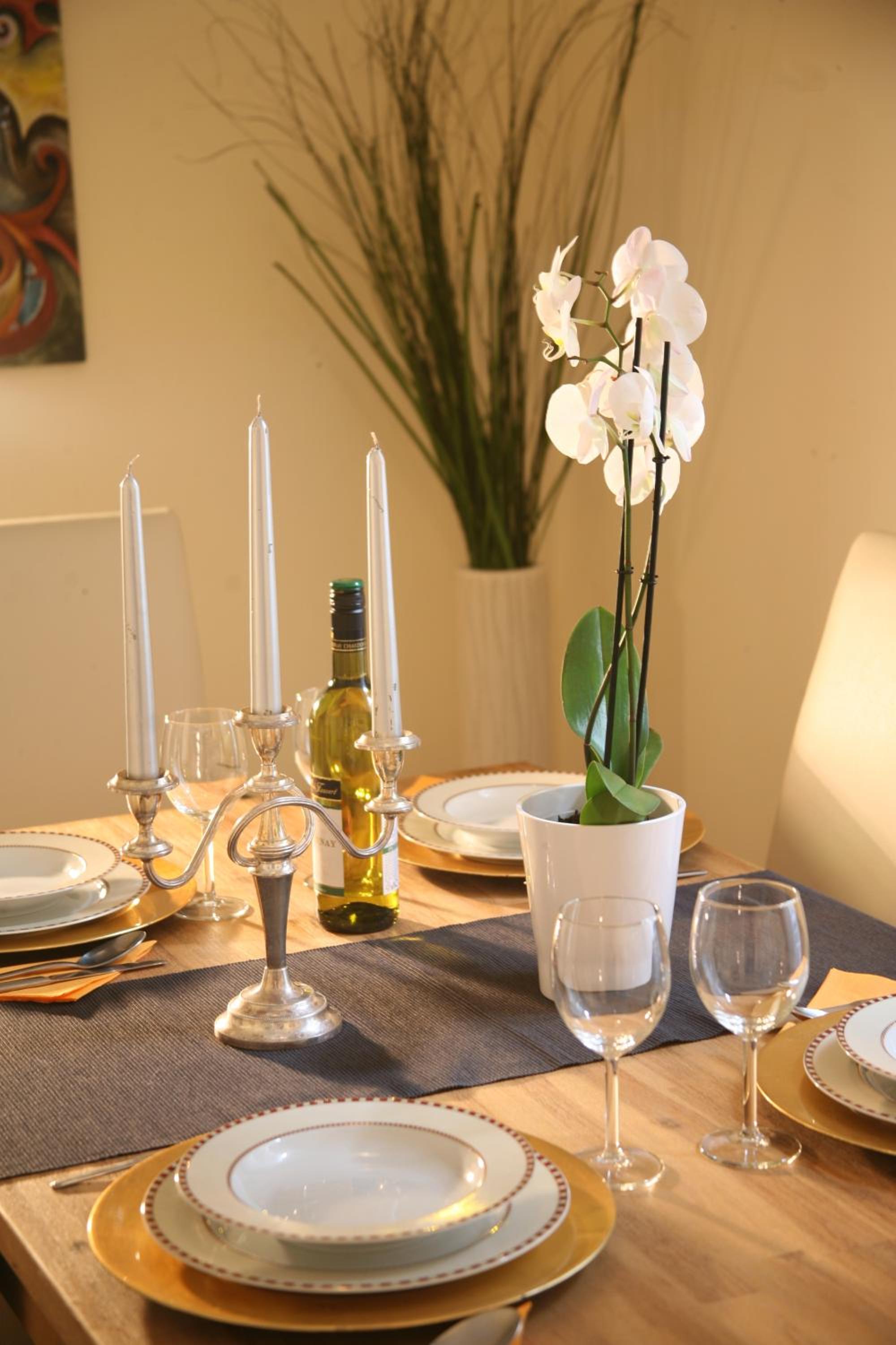 Elegant & Stylish Apartment city center view 5