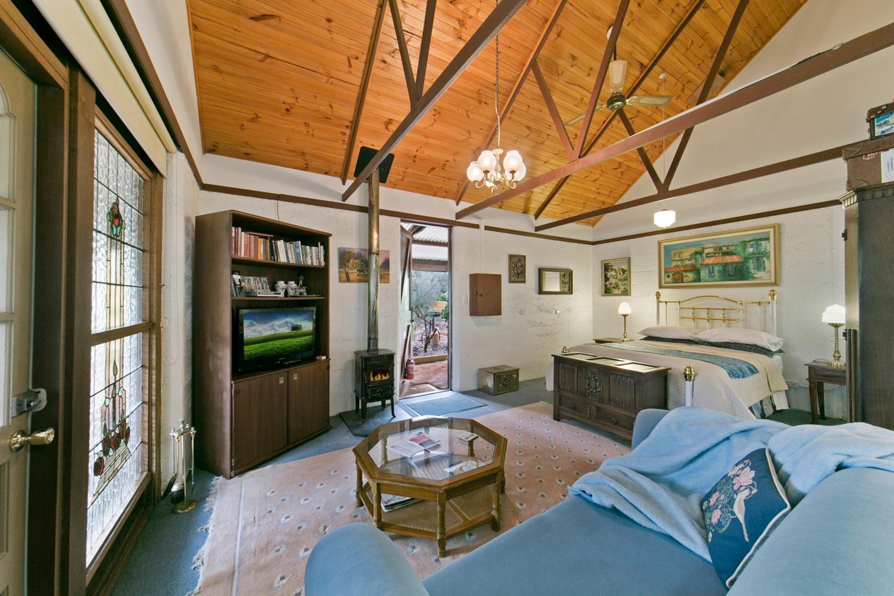 Hillside Country Retreat