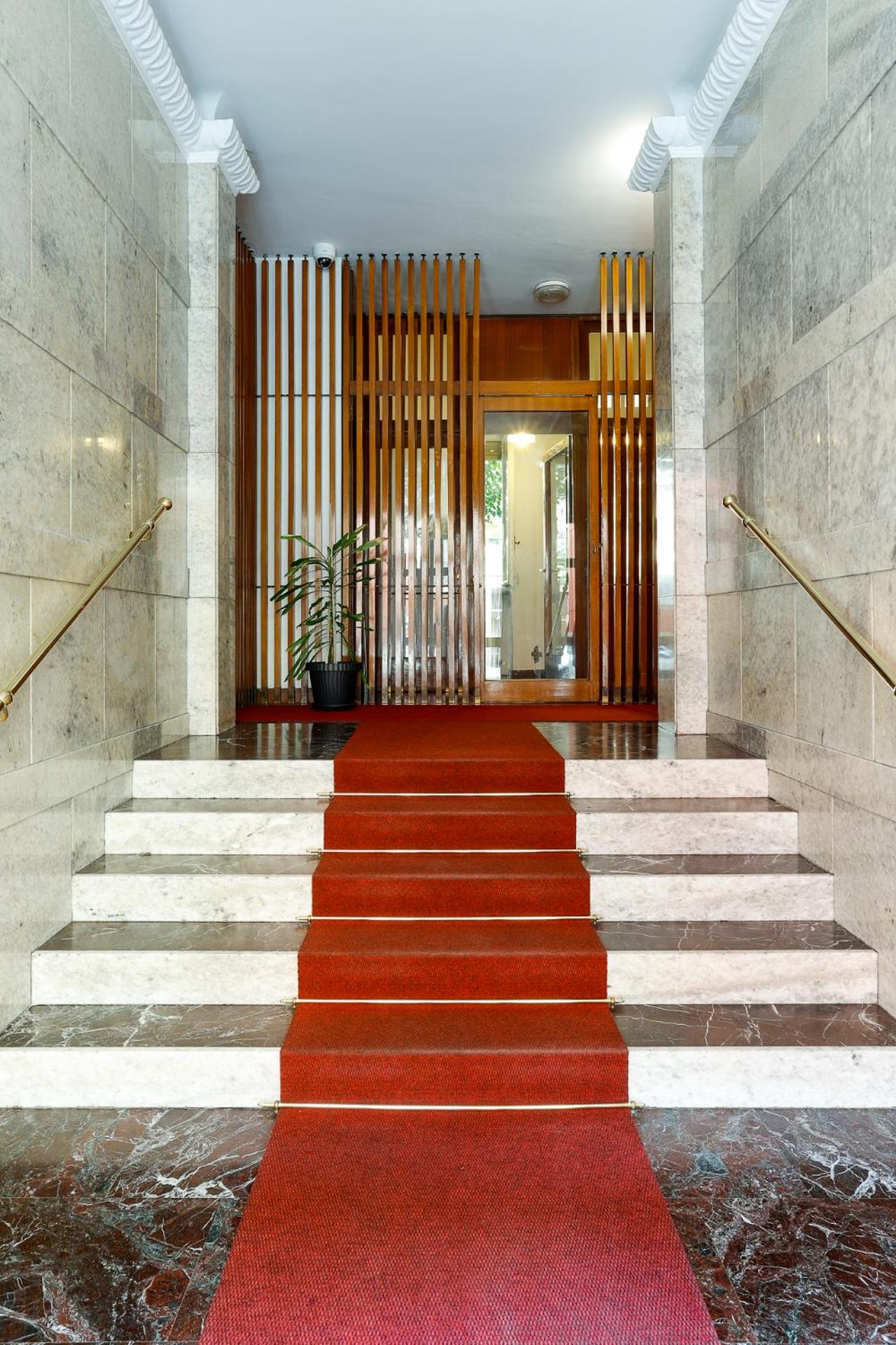MilanLife Apartments - DTown Elegance