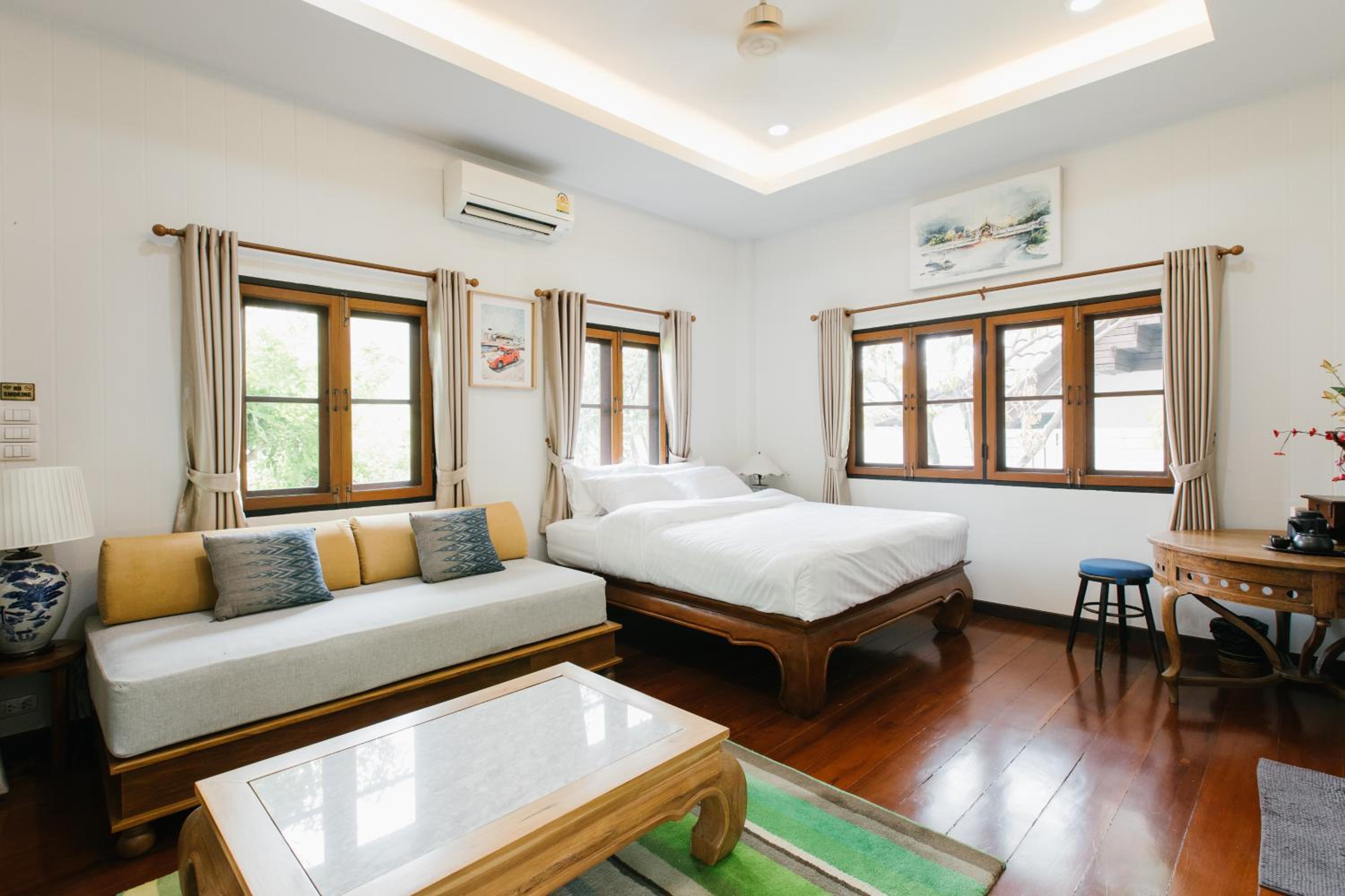 Whisper Oasis - Private Jacuzzi Pool Villa - 3BR, Sleeps 10 w Daily Housekeeping