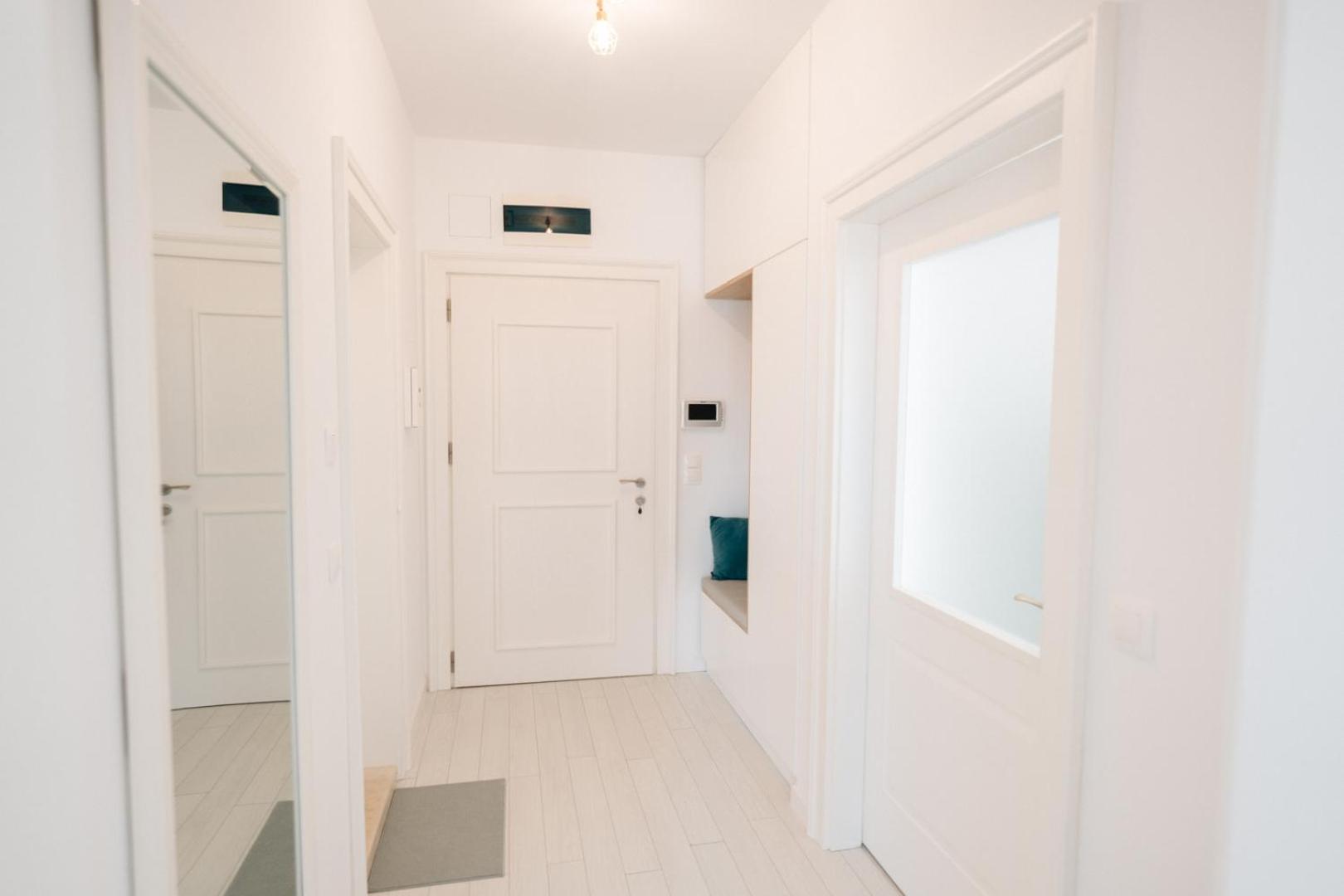 Grand Karavel - Luxury Central 1BR + Parking