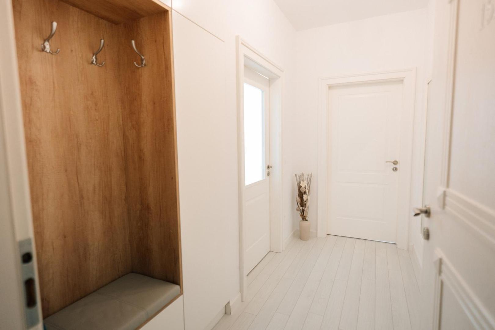 Grand Karavel - Luxury Central 1BR + Parking