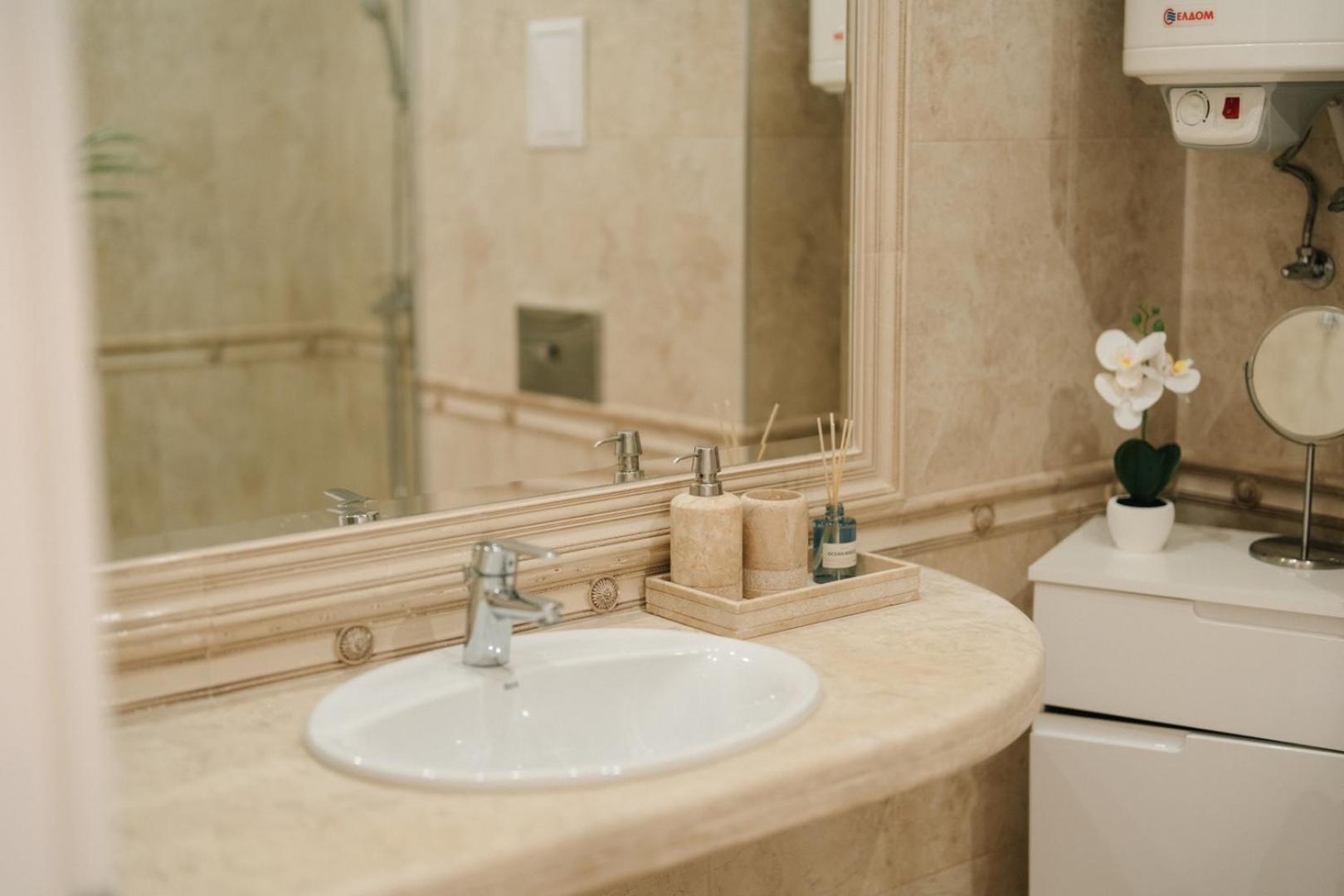 Grand Karavel - Luxury Central 1BR + Parking