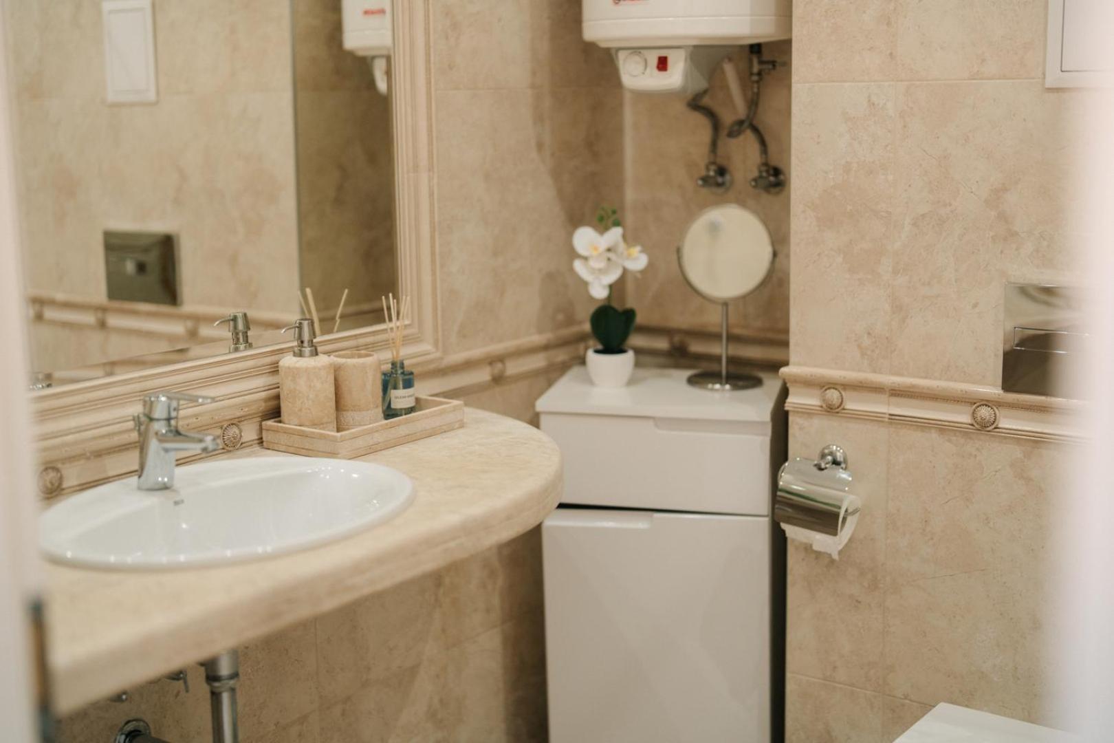 Grand Karavel - Luxury Central 1BR + Parking