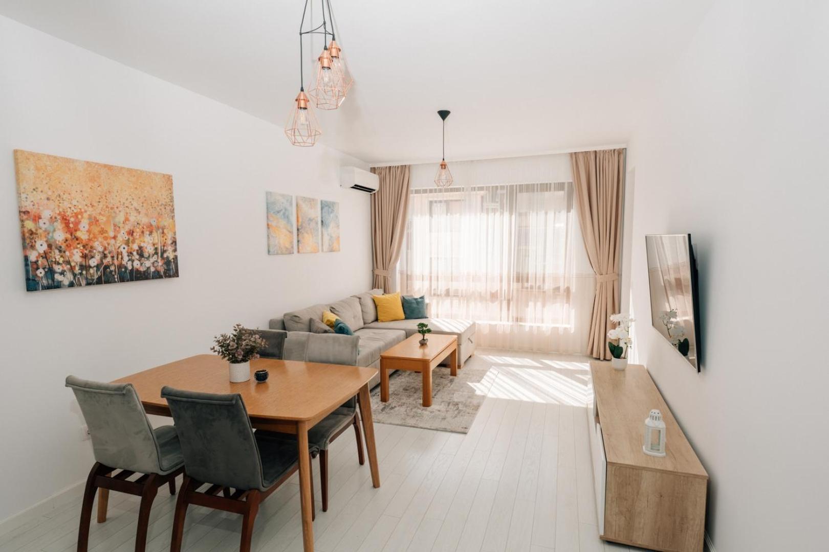 Grand Karavel - Luxury Central 1BR + Parking