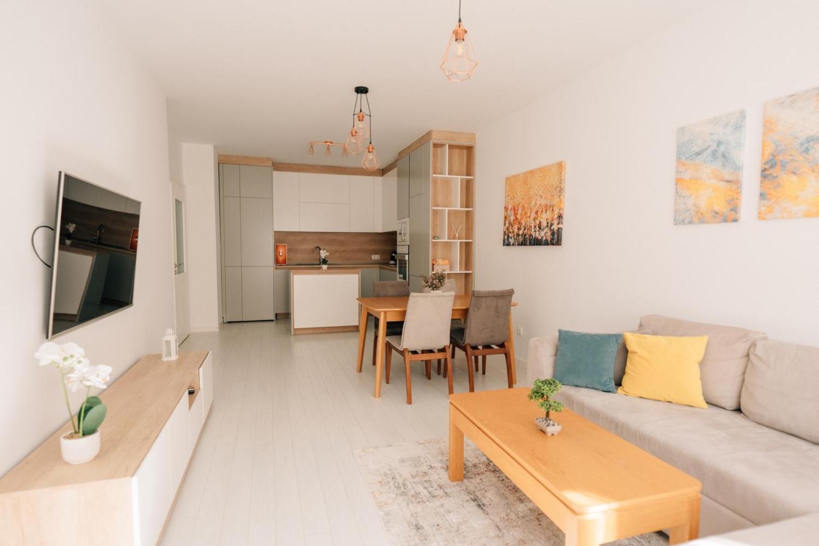 Grand Karavel - Luxury Central 1BR + Parking