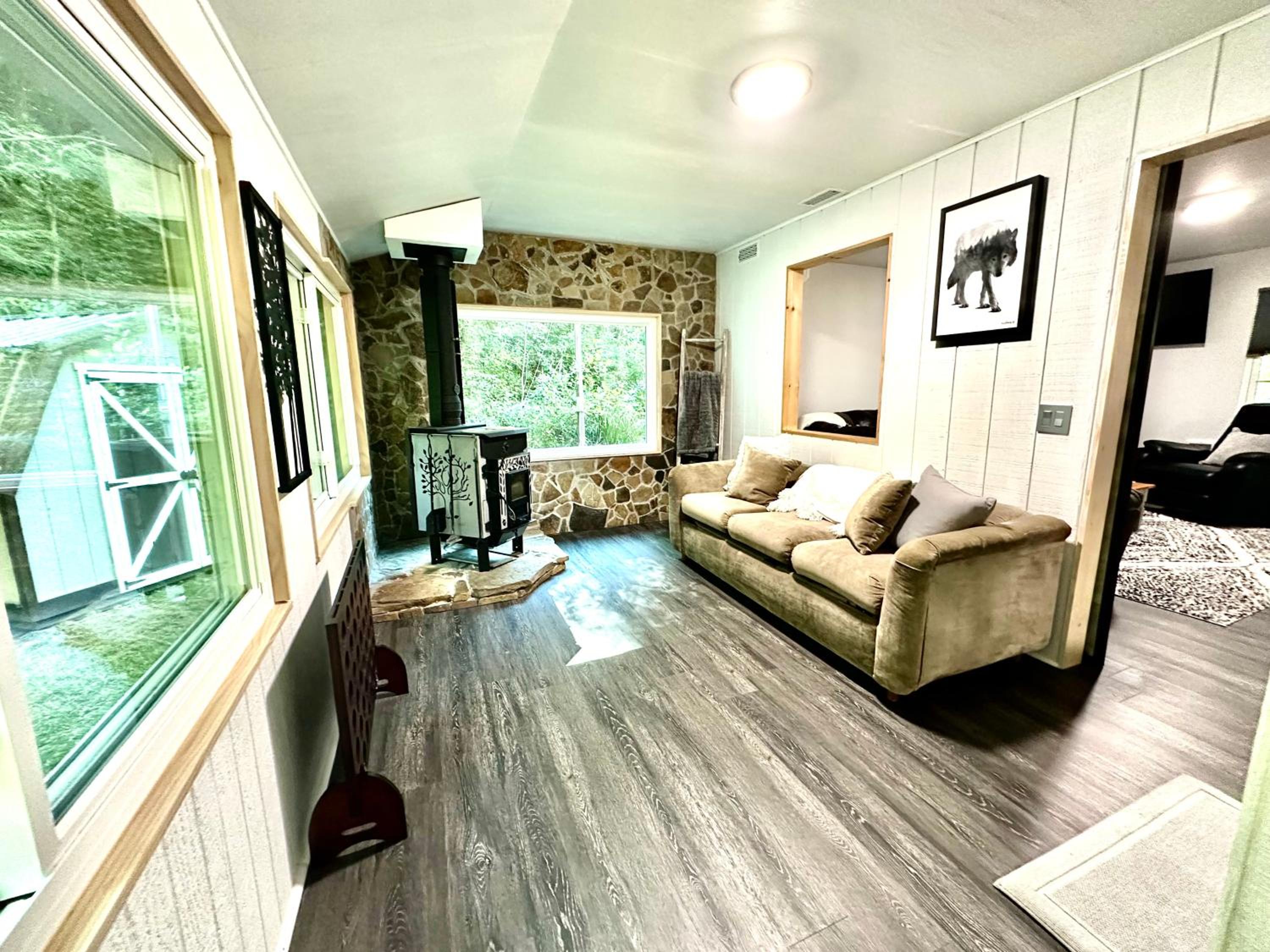 Riverstone Cabin and Retreat