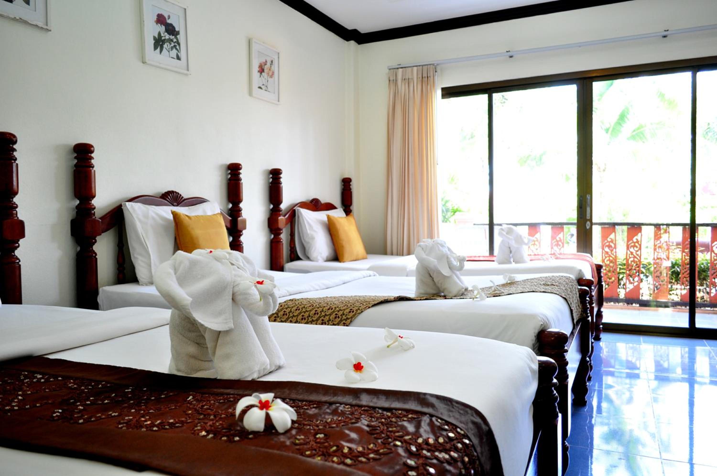 Lanta Seafront Resort
