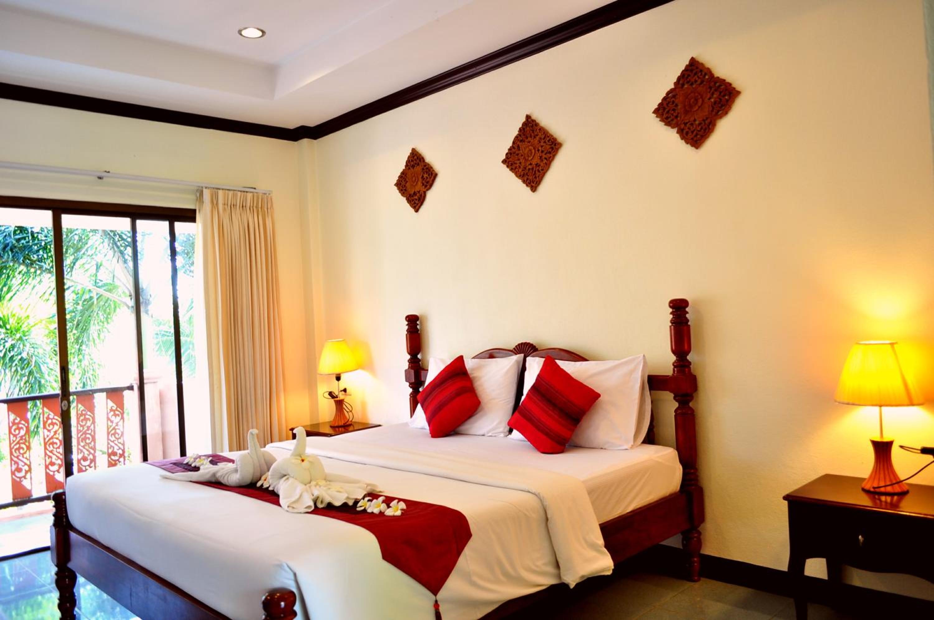 Lanta Seafront Resort