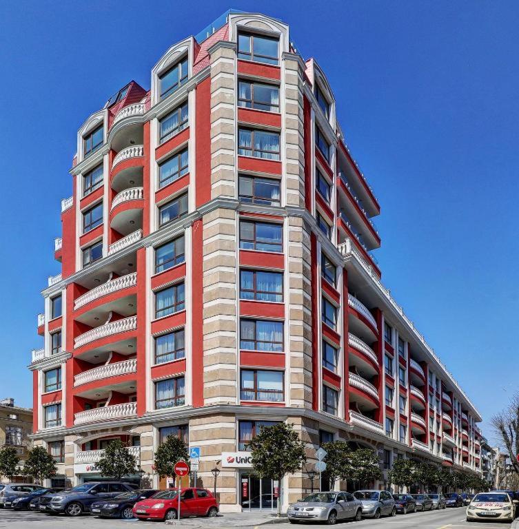Grand Karavel - Luxury Central 1BR + Parking
