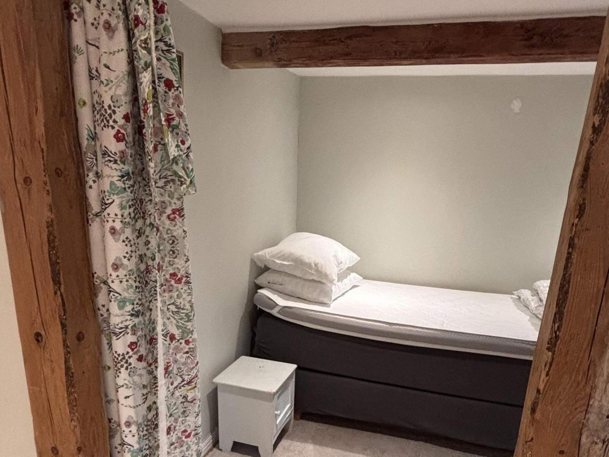 6 person holiday home in ÖRKELJUNGA