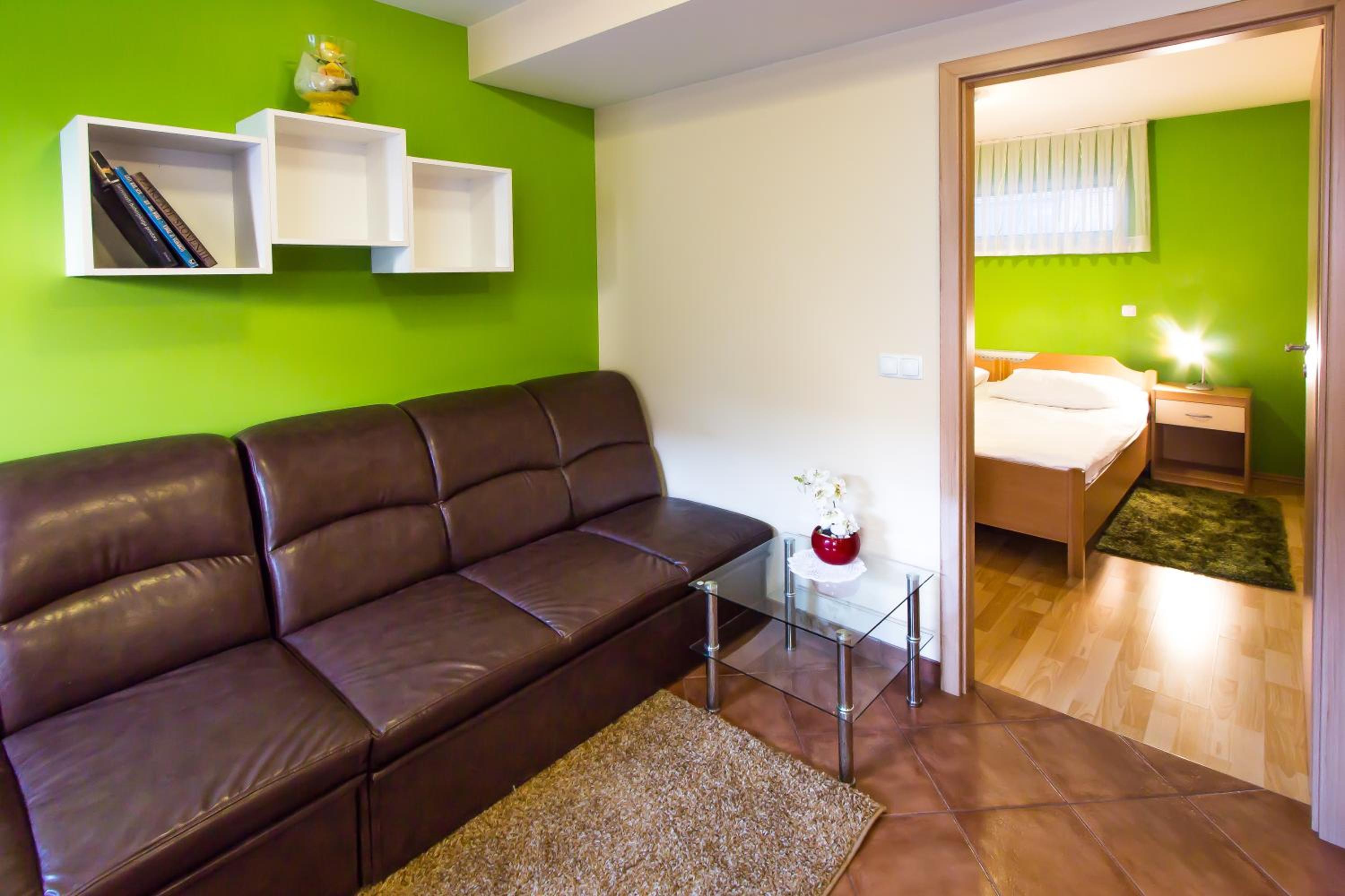 Rooms & Apartments Kepic, AIRPORT accomodation