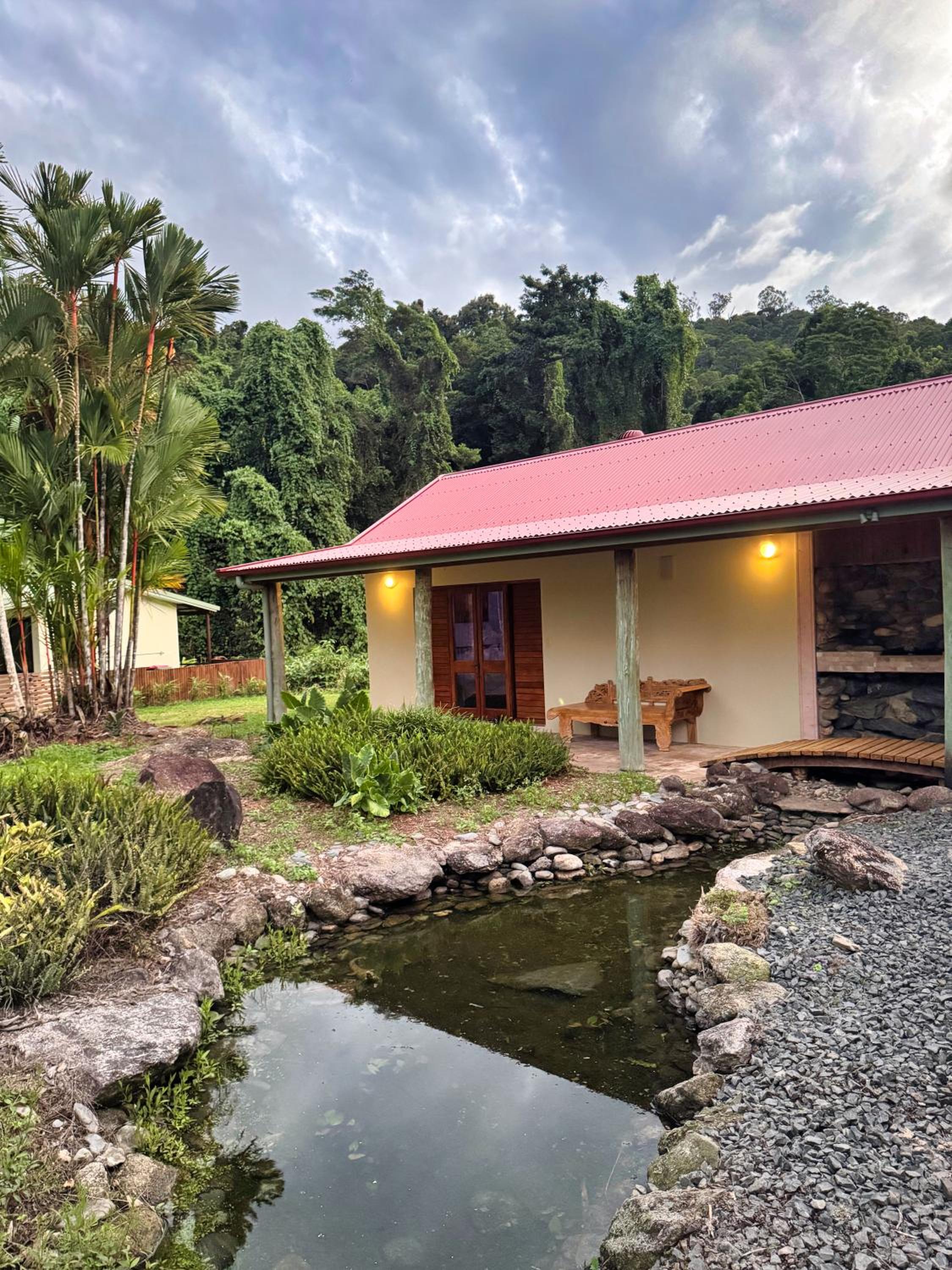 Ahana Hillside - Scenic Stay Near Cairns