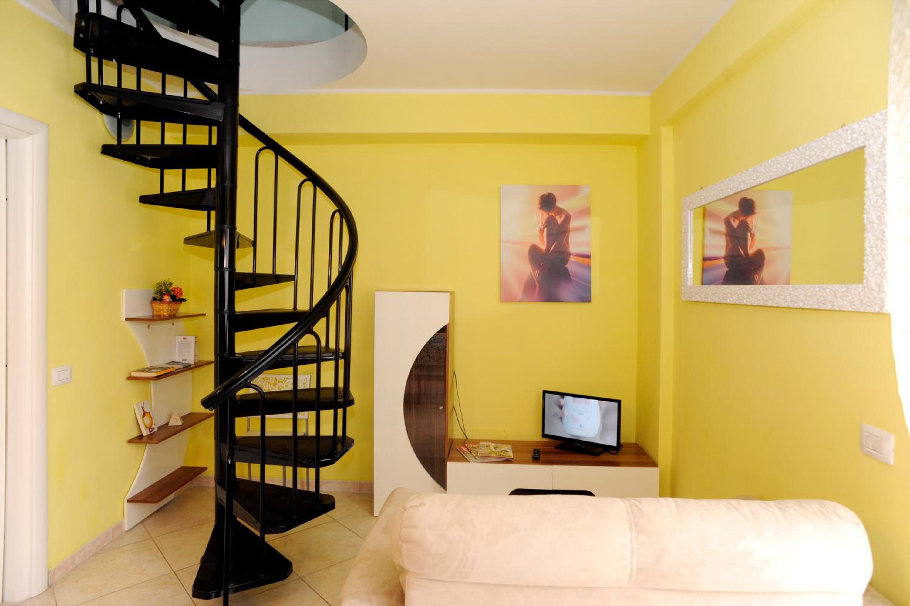 Casa Vacanza la Rondine view 5