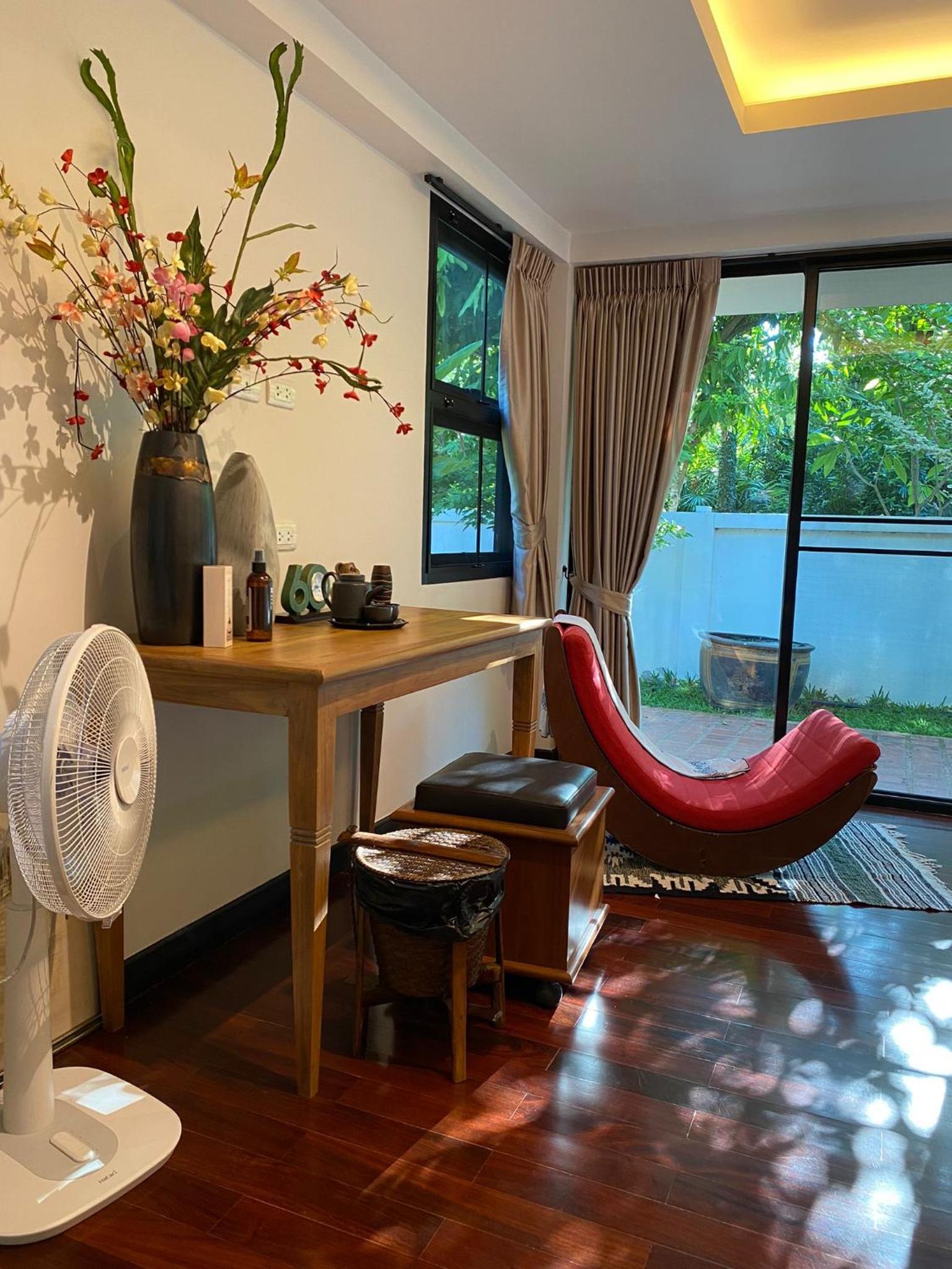 Whisper Oasis - Private Jacuzzi Pool Villa - 3BR, Sleeps 10 w Daily Housekeeping