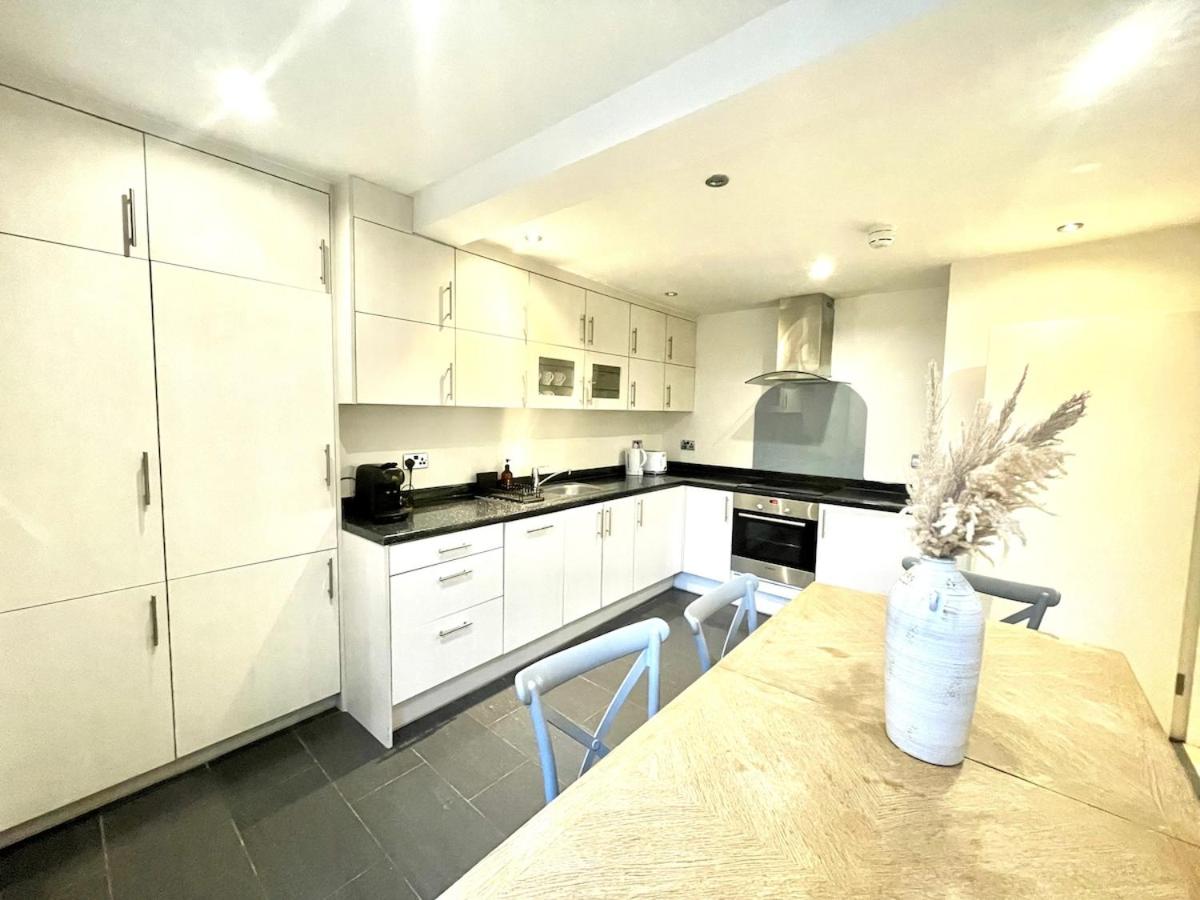 Mews Flat - Montagu Residence