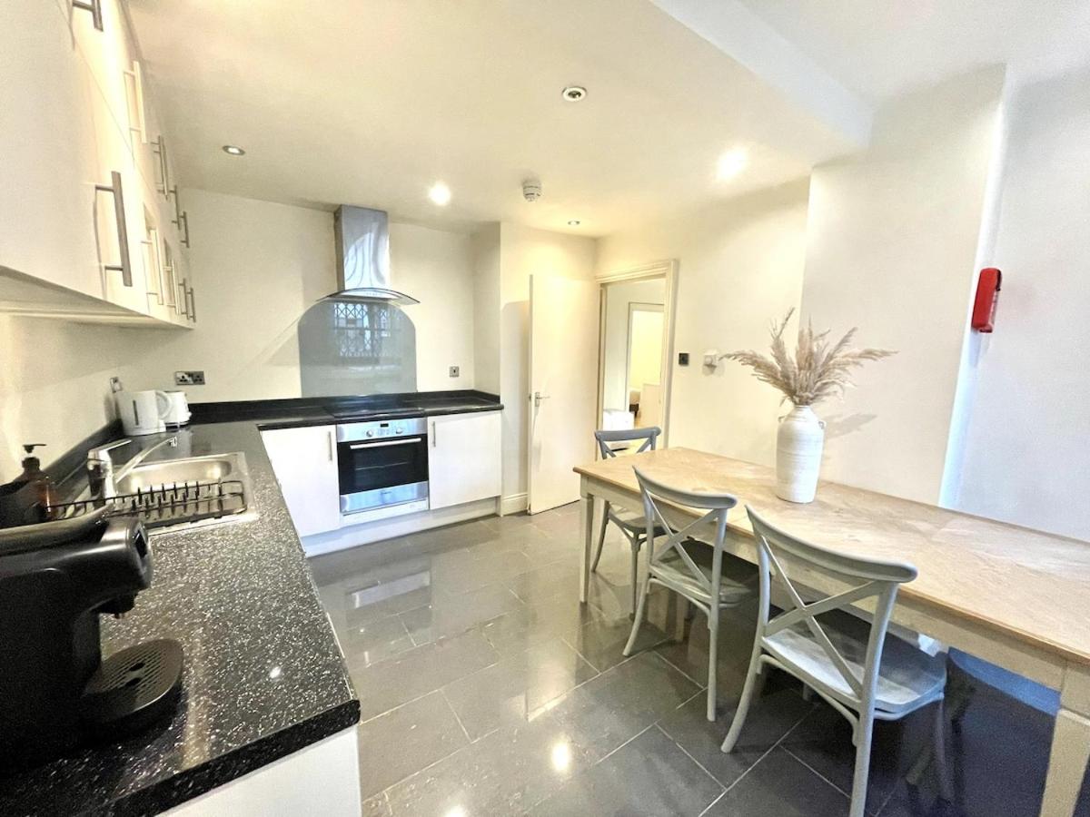 Mews Flat - Montagu Residence