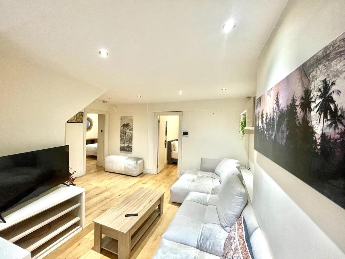 Mews Flat - Montagu Residence