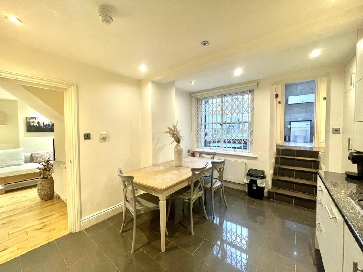 Mews Flat - Montagu Residence