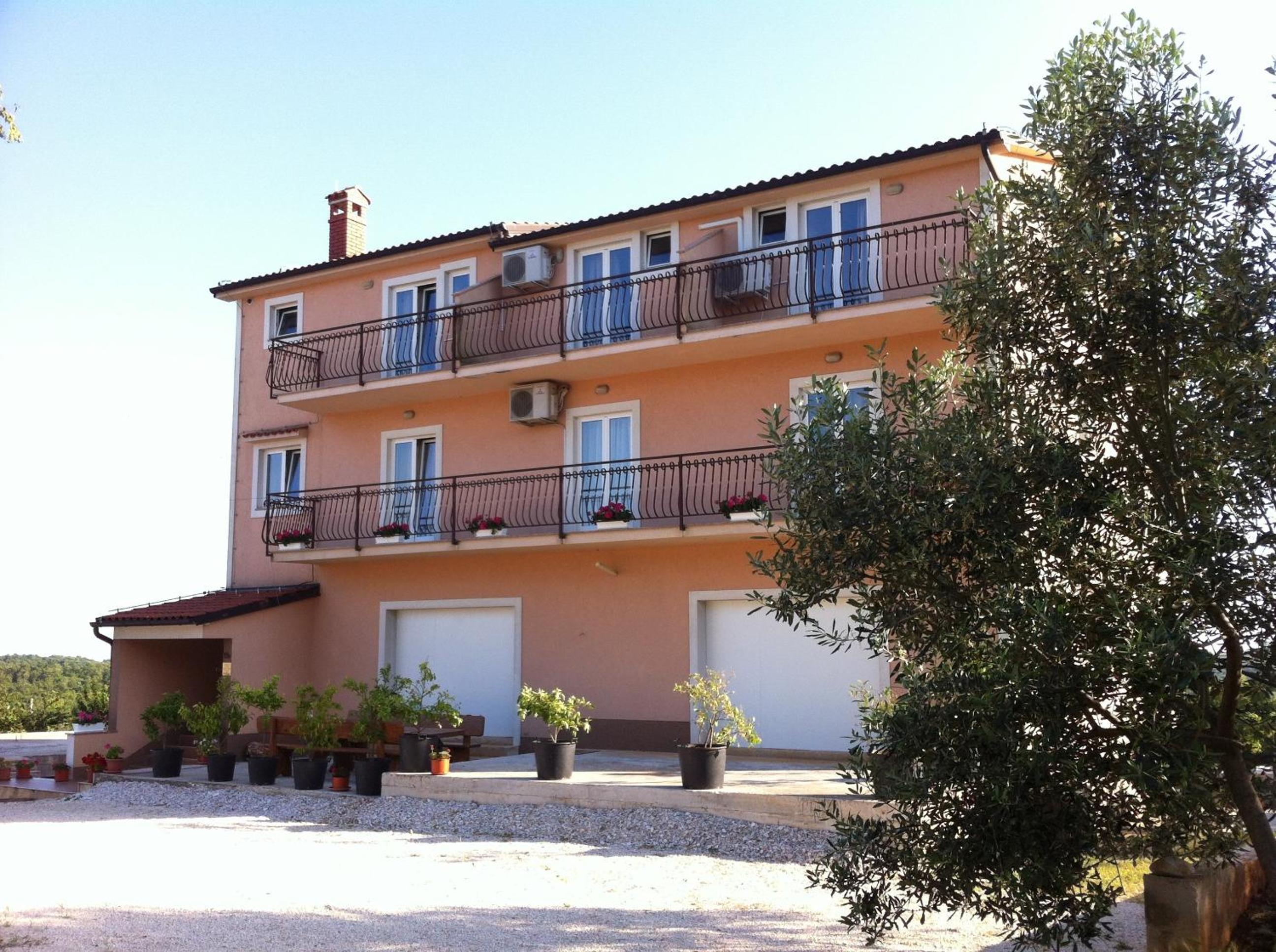 Guest House Maxi view 4