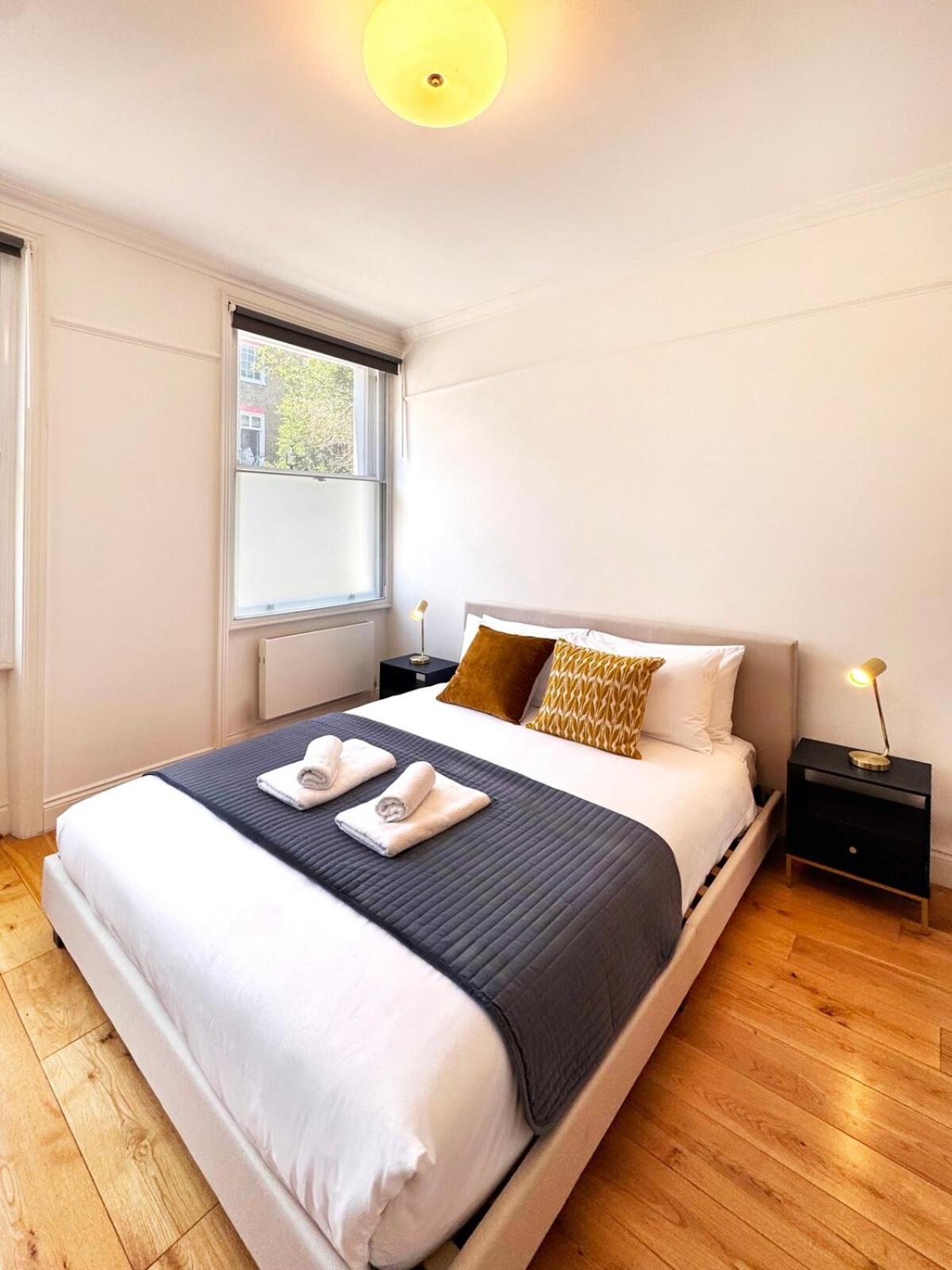 Flat B - Montagu St Residence
